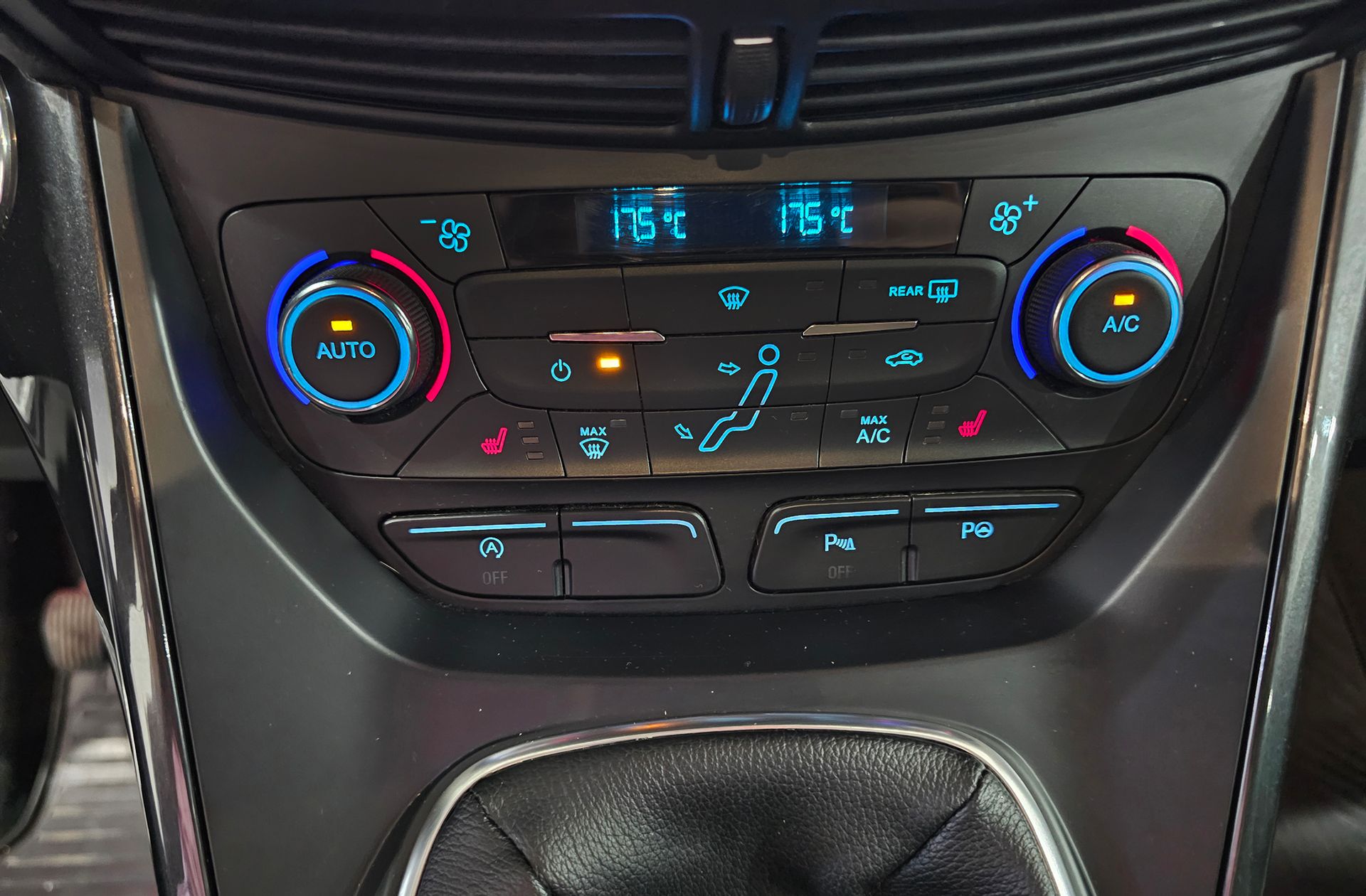 Ford C-Max 1.0 EcoBoost Titanium - foto 30