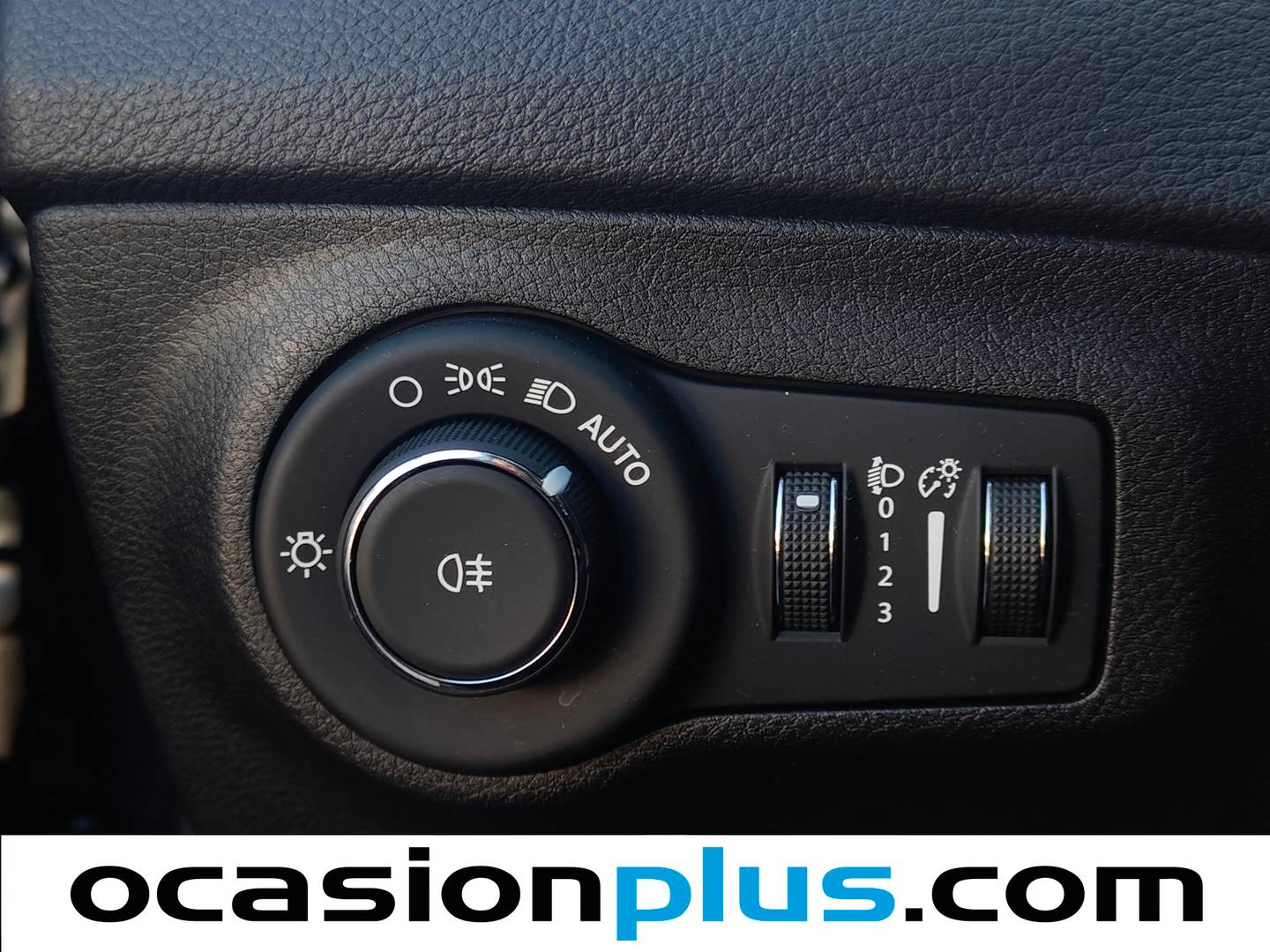 Equipamiento del Jeep Compass Jeep Compass 1.4 Multiair Sport 4x2 (140 CV)