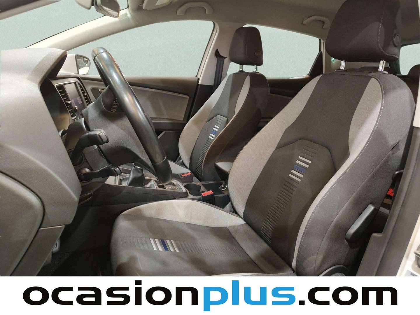Foto asientos delanteros Seat León Seat León 1.6 TDI Style Visio Edition (115 CV)