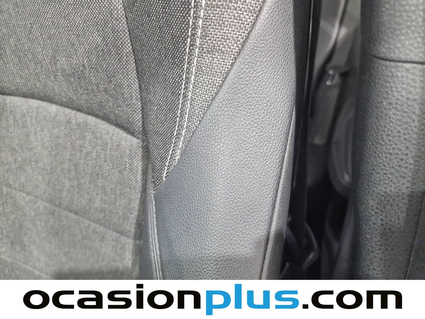 Extras y acabados del Toyota Corolla Toyota Corolla Touring Sport 125H Style E-CVT (122 CV)