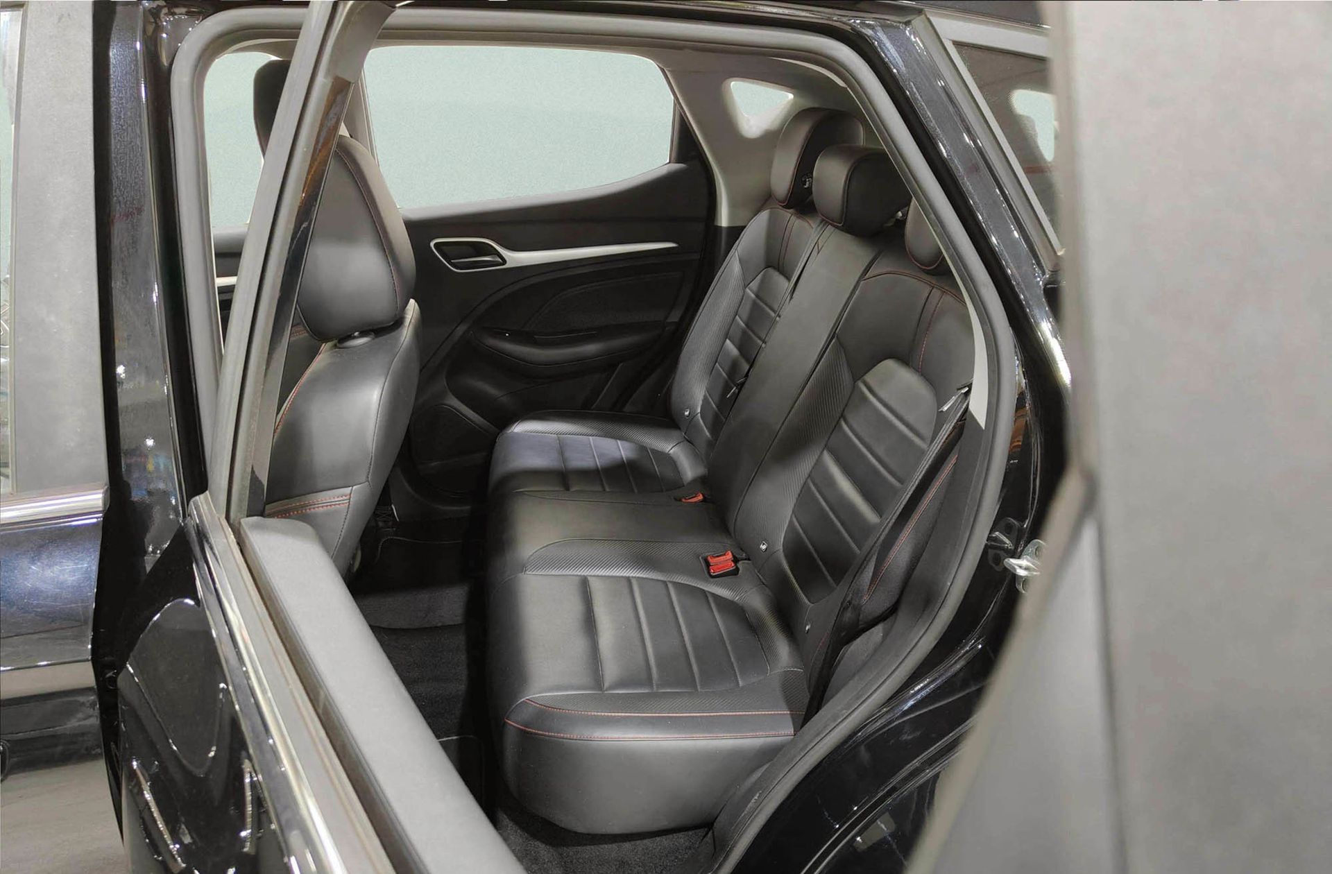 MG ZS 1.5 Luxury - foto 15