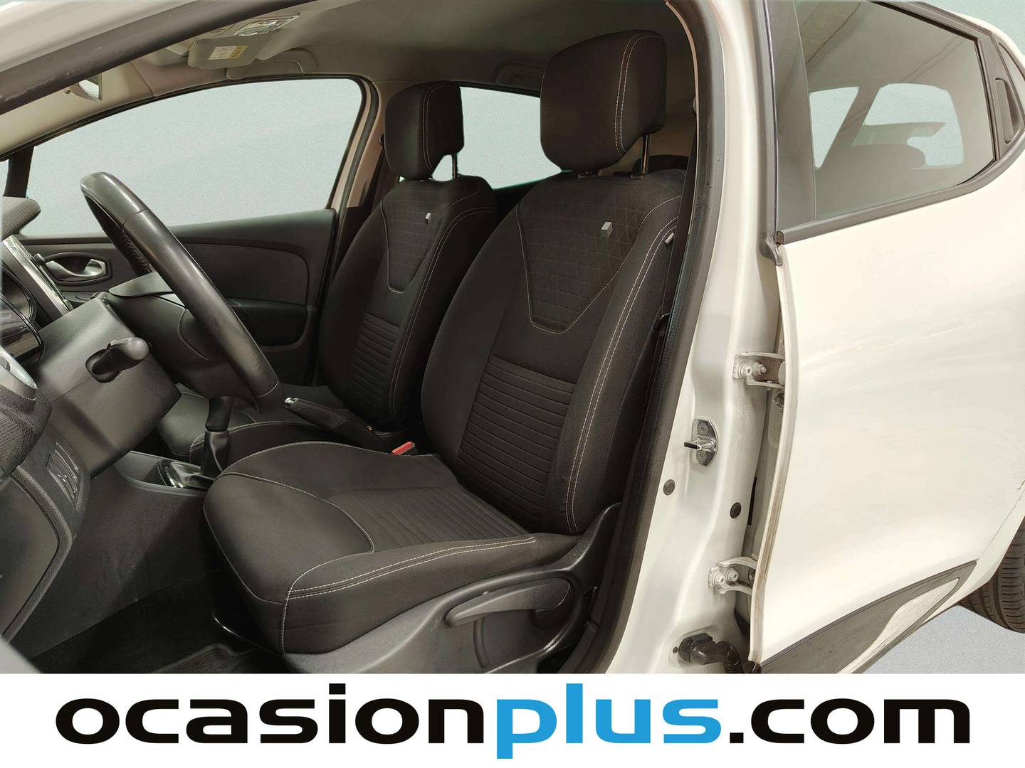 Foto asientos delanteros Renault Clio Renault Clio Limited 1.2 (75 CV)