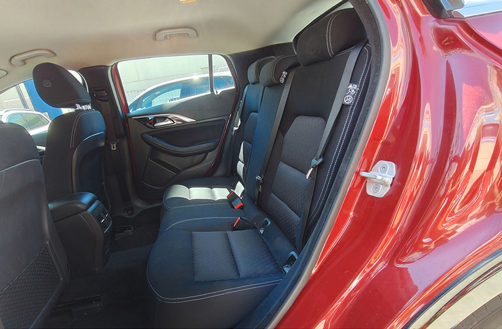 Infiniti Q30 2.2D Premium 7DCT - foto 12
