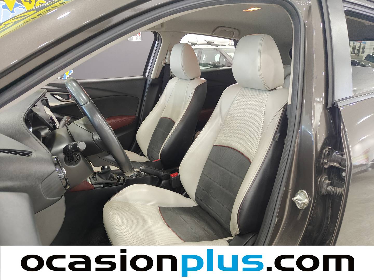 Foto asientos delanteros Mazda CX-3 Mazda CX-3 2.0 SKYACTIV GE Luxury White 2WD (120 CV)