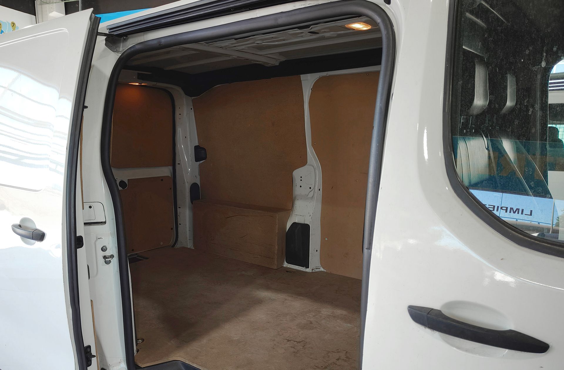 Peugeot Expert BlueHDi 120 Pro Standard - foto 6