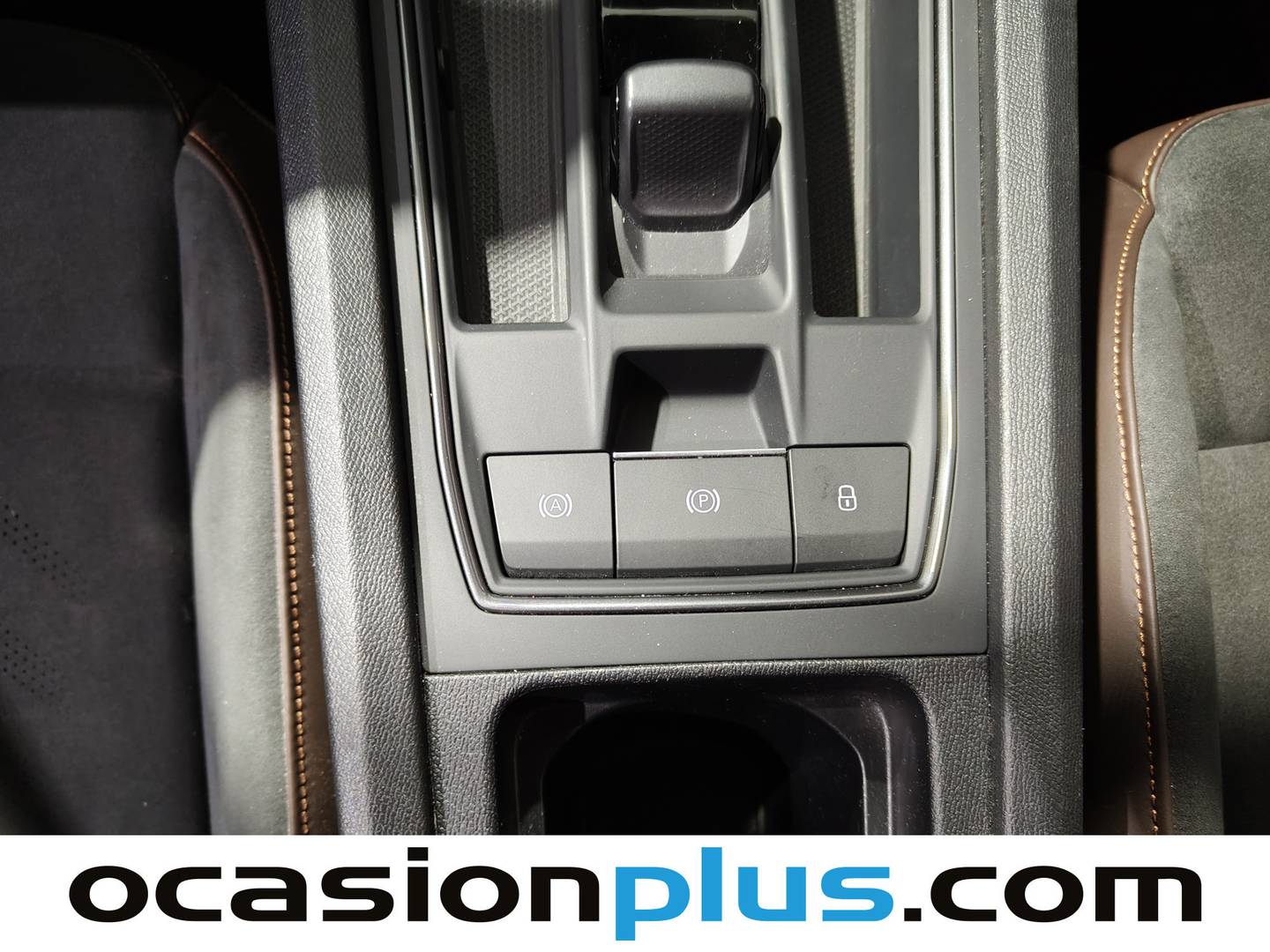 Foto Cupra Formentor CUPRA Formentor 2.5 TSI VZ5 Taiga Grey 4Drive DSG (390 CV)