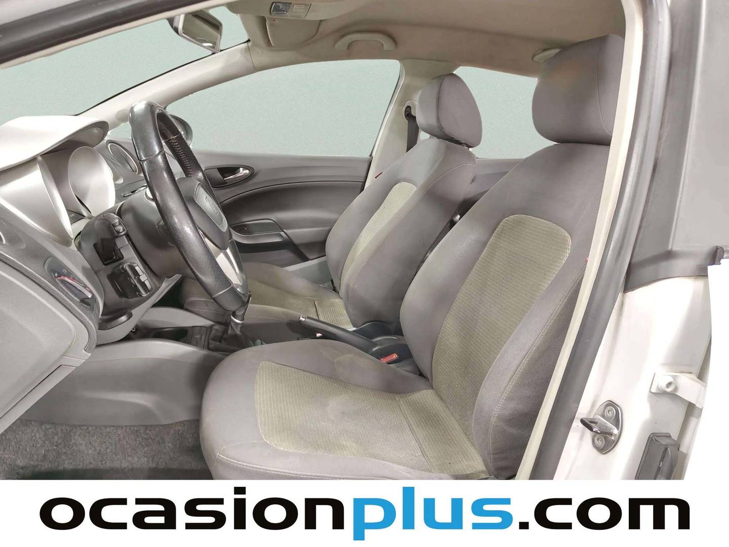 Foto asientos delanteros Seat Ibiza Seat Ibiza 1.6 TDI DPF Style (90 CV)