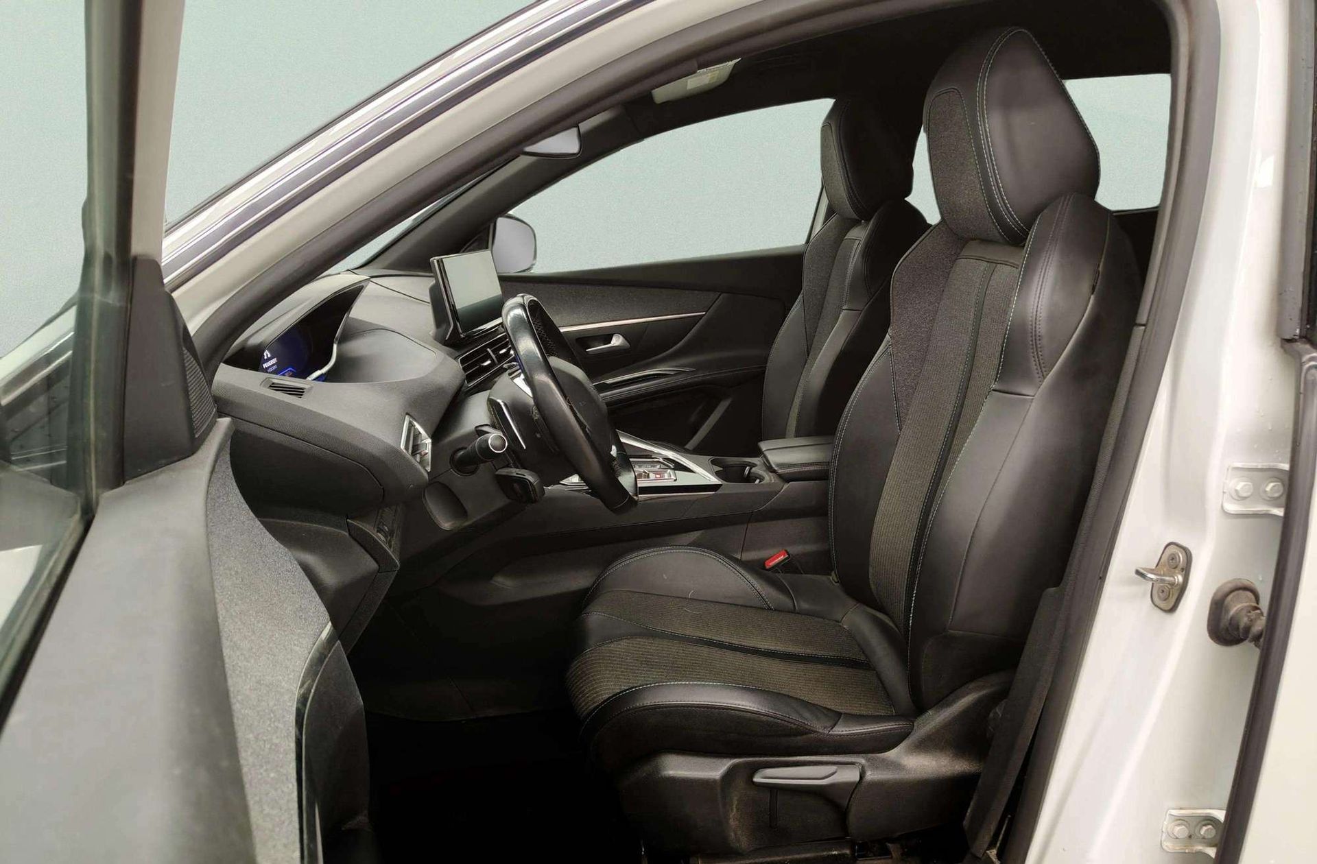 Peugeot 5008 BlueHDi 130 Allure Pack EAT8 7 plazas - foto 12