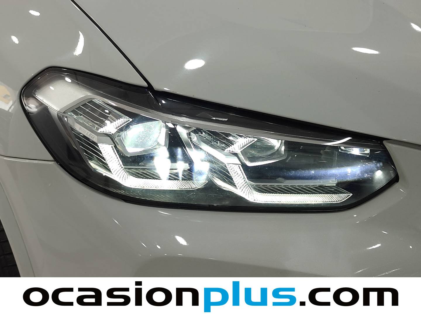 Extras del BMW X4 BMW X4 xDrive20d xLine 190 CV) Pack M