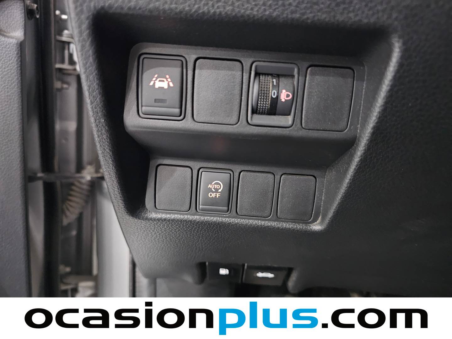 Extras y acabados del Nissan QASHQAI Nissan Qashqai DIG-T 115 N-Connecta (115 CV)