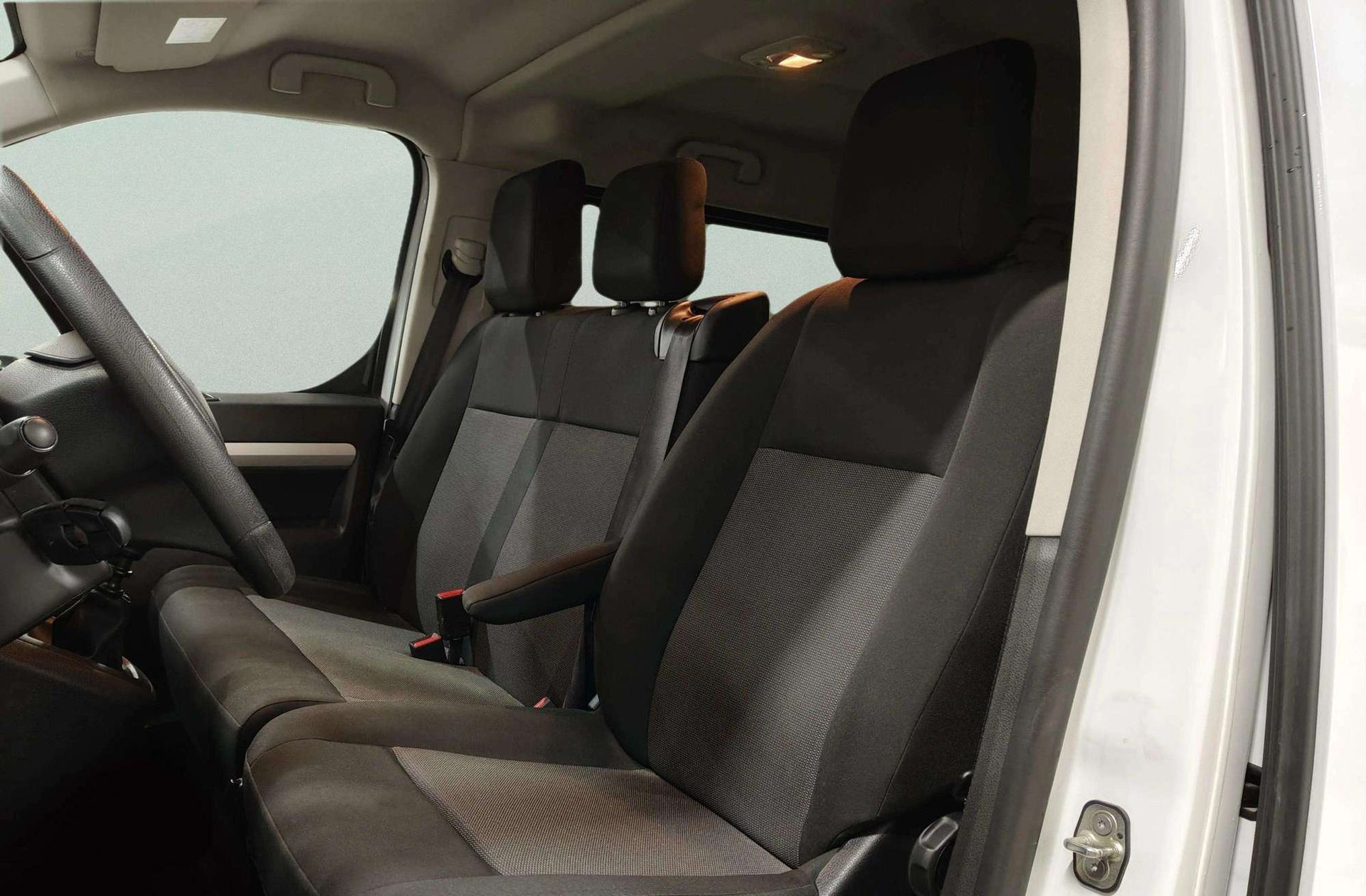 Toyota Proace Verso 2.0D VX Plus Shuttle L1 9 plazas - foto 12
