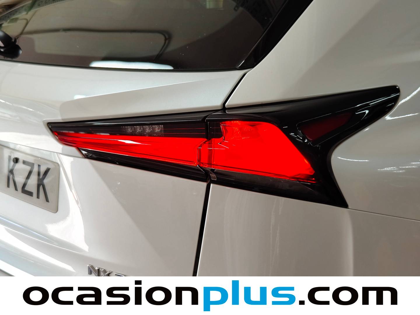 Acabados Lexus NX Lexus NX 300h Business Navigation 2WD (197 CV)