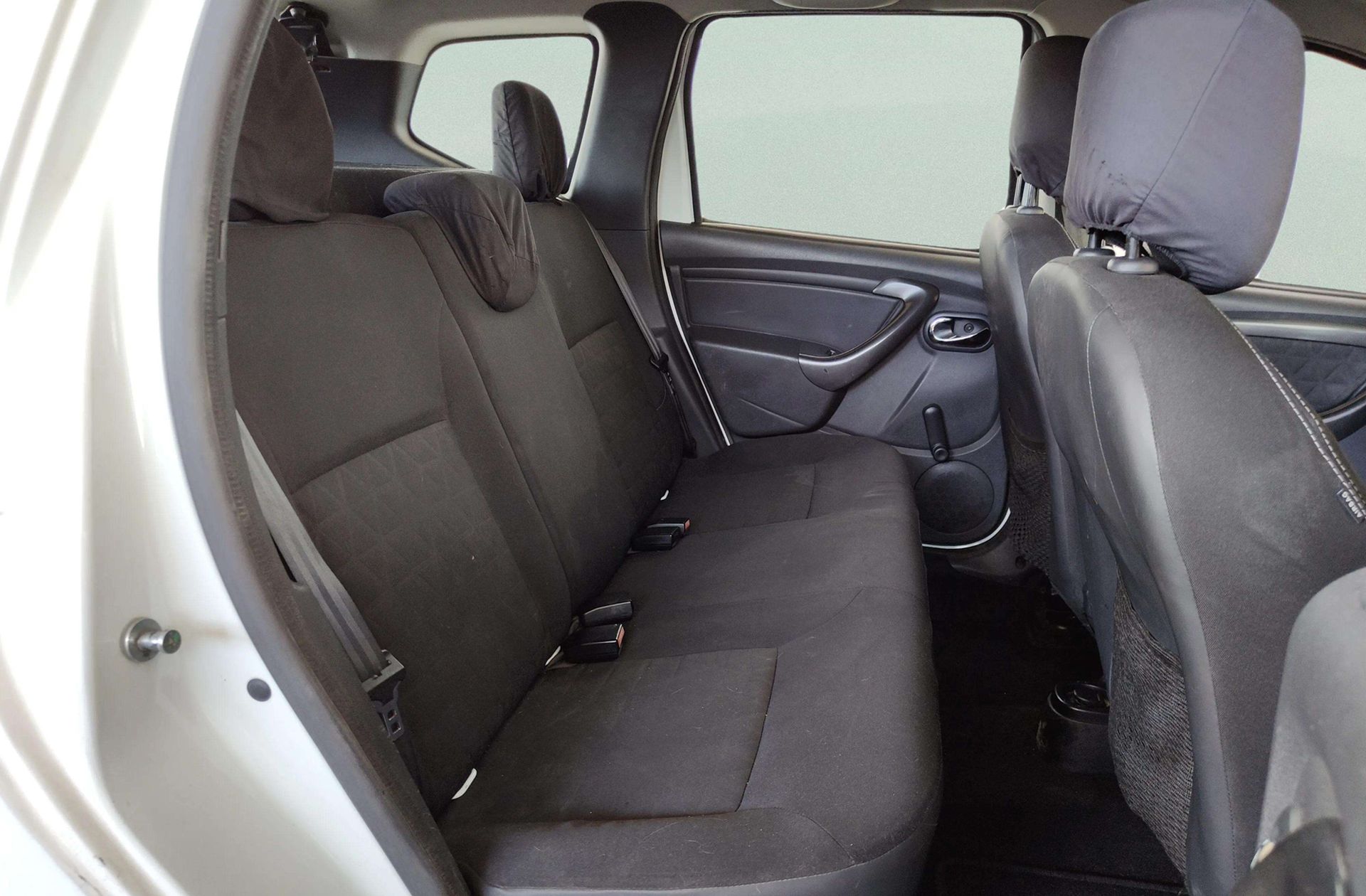 Dacia Duster Laureate dCi - foto 14