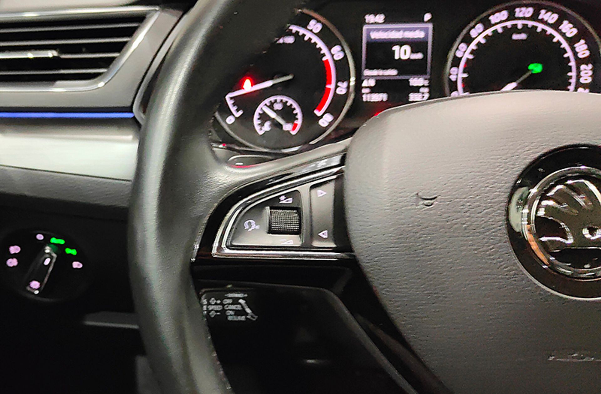 Škoda Superb 1.4 TSI Style DSG - foto 27