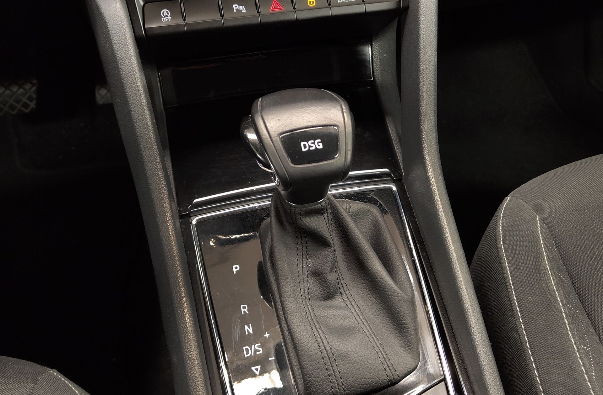 Škoda Karoq 1.5 TSI ACT Ambition DSG - foto 5