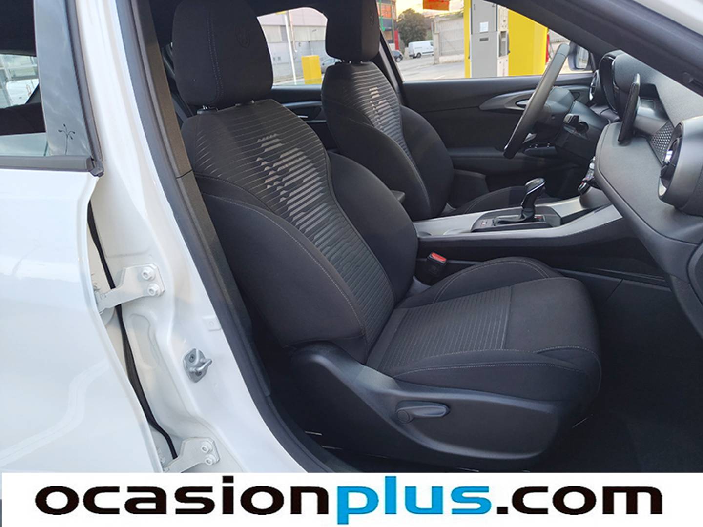 Foto Alfa Romeo Tonale Alfa Romeo Tonale 1.6 DS Super FWD Auto (130 CV)