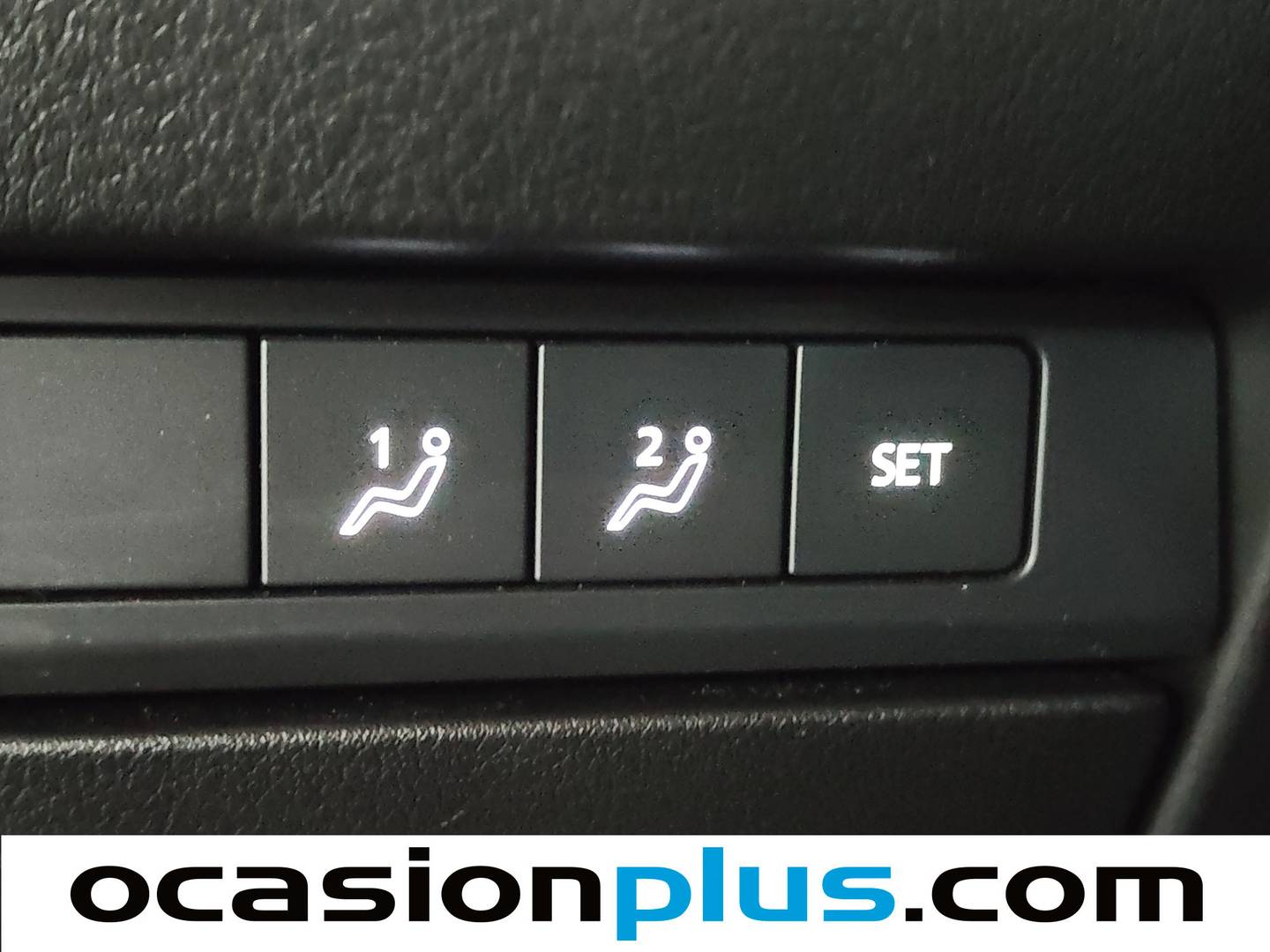 Extras y acabados del Mazda Mazda3 Mazda Mazda 3 2.0 Skyactiv-X Zenith Safety Black AT (181 CV)