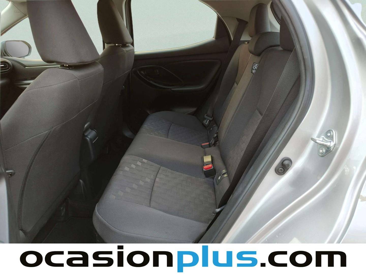 Foto asientos traseros Toyota Yaris Toyota Yaris 120H Active Plus (116 CV)