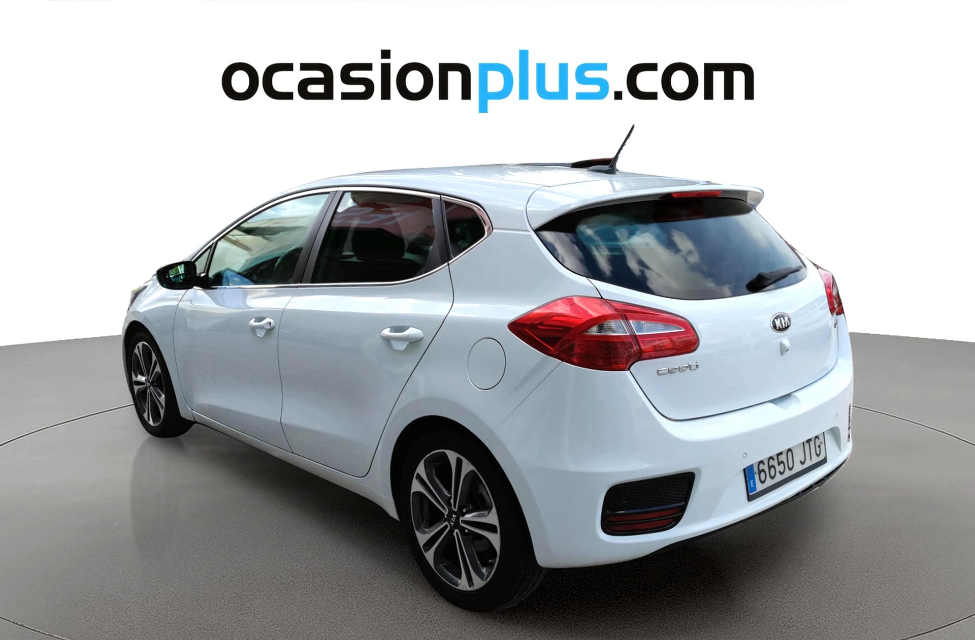 Kia Ceed 1.6 CRDi VGT Eco-Dynamics Uefa Euro2016 - foto 3