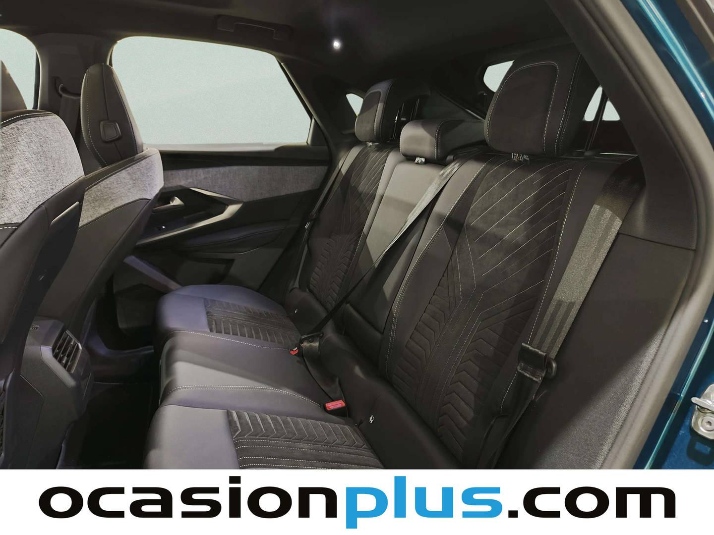 Foto asientos traseros Peugeot 3008 Hybrid Peugeot 3008 Hybrid GT eDCS6 (136 CV)