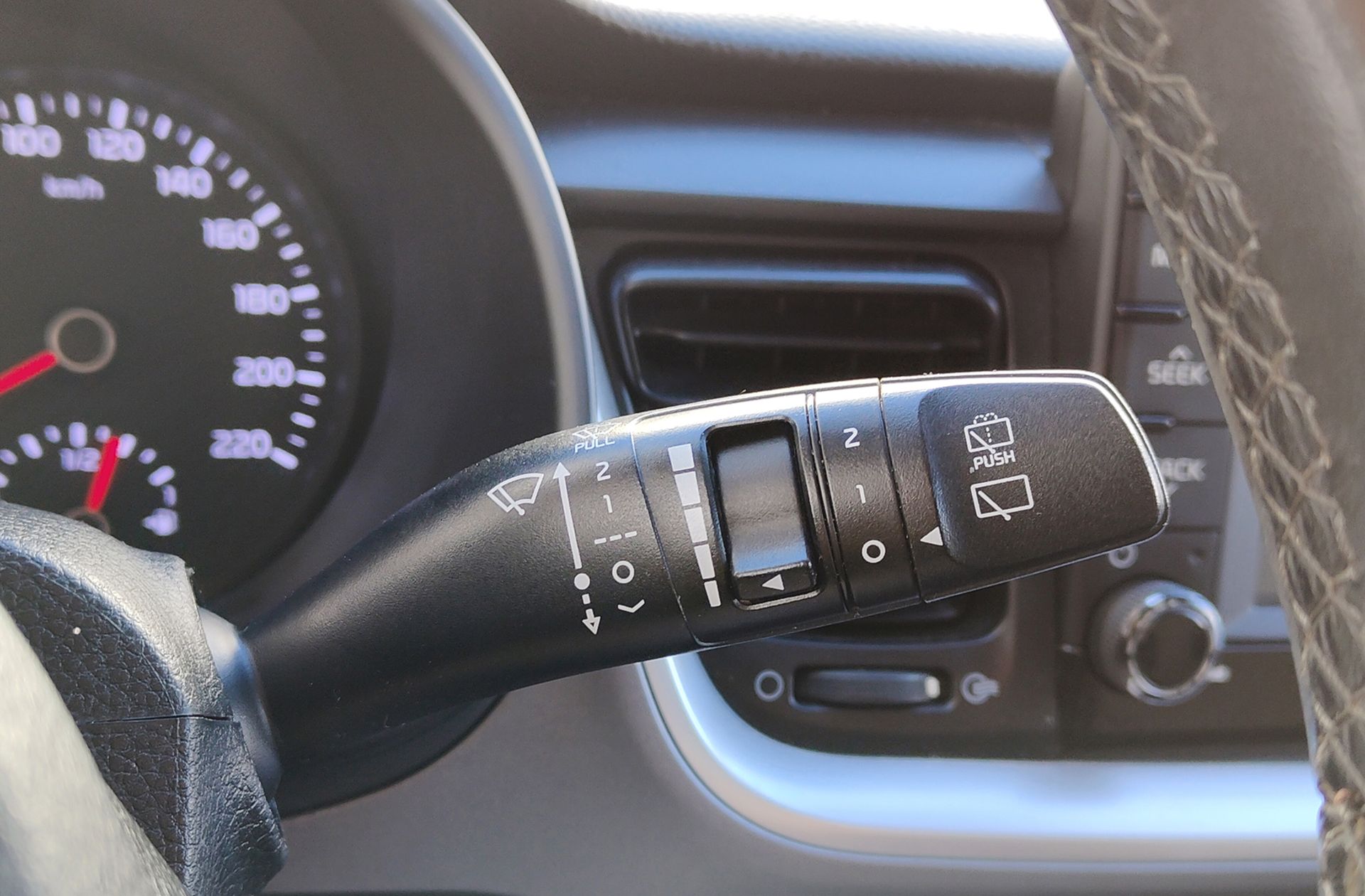 Kia Stonic 1.6 CRDi VGT Eco-D Concept - foto 23
