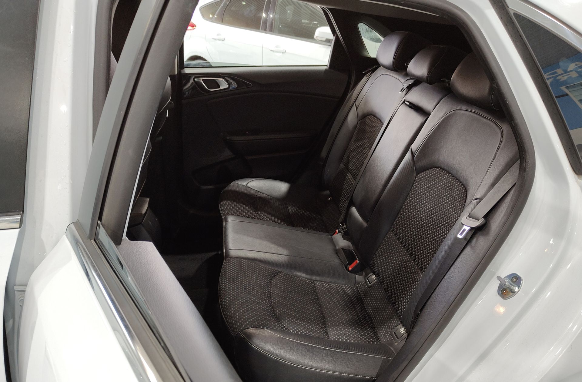 Kia Ceed 1.0 T-GDi Tech - foto 14