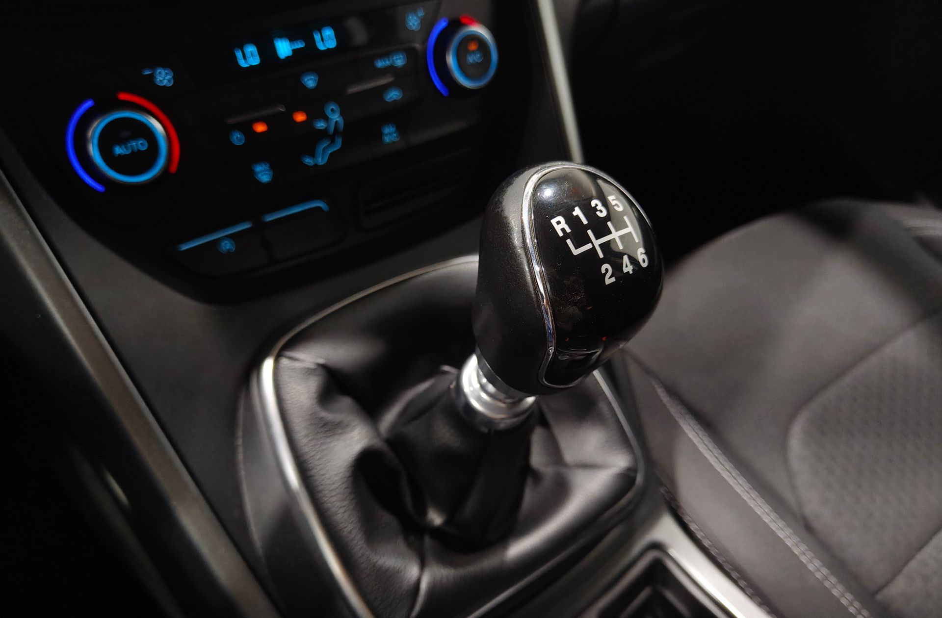 Ford Kuga 1.5 EcoBoost Trend 4x2 - foto 5