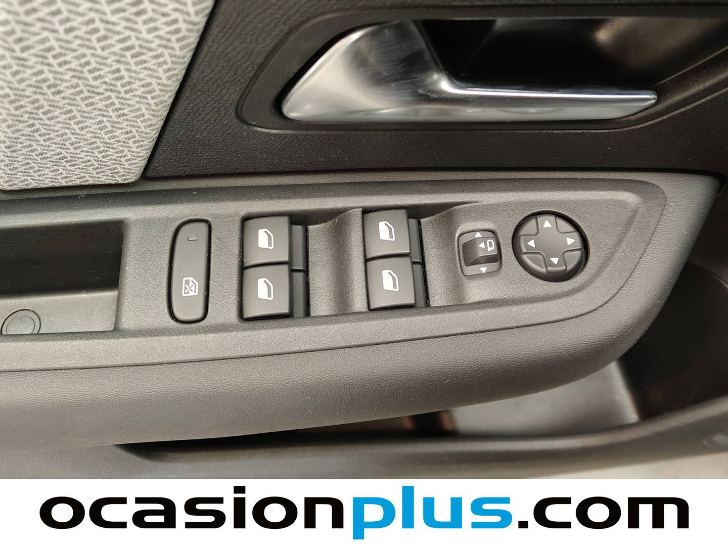 Foto Citroën C4 X Citroen C4 X 1.2 PureTech 130 S&S Shine EAT8 (131 CV)