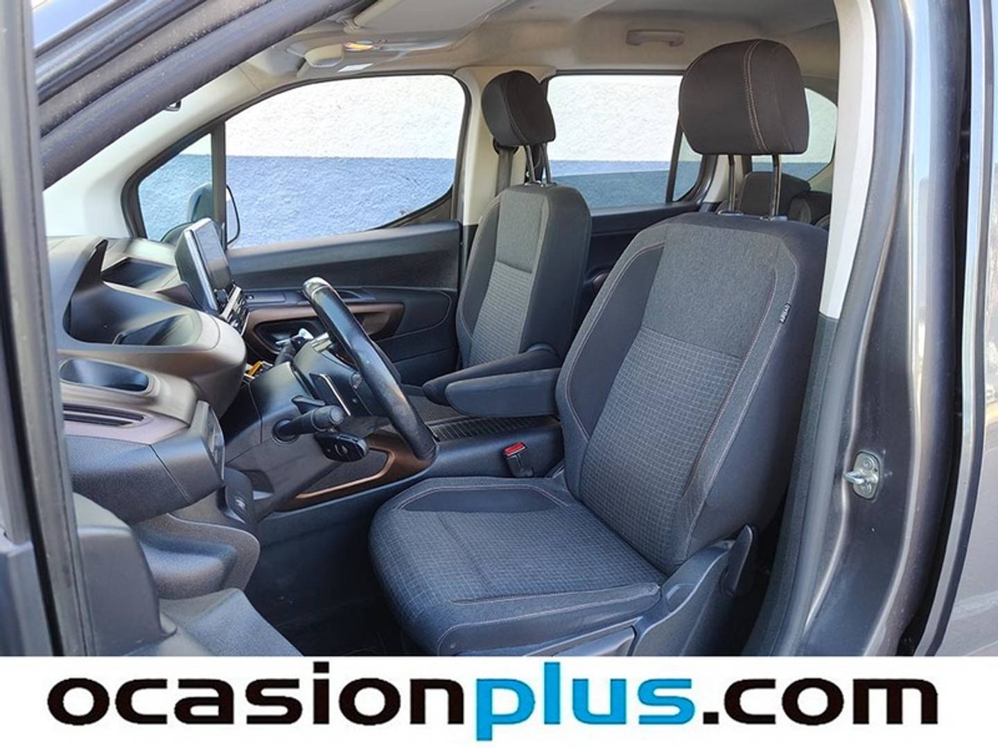 Foto Peugeot Rifter Peugeot Rifter BlueHDi 130 GT Line Standard EAT8 (130 CV)