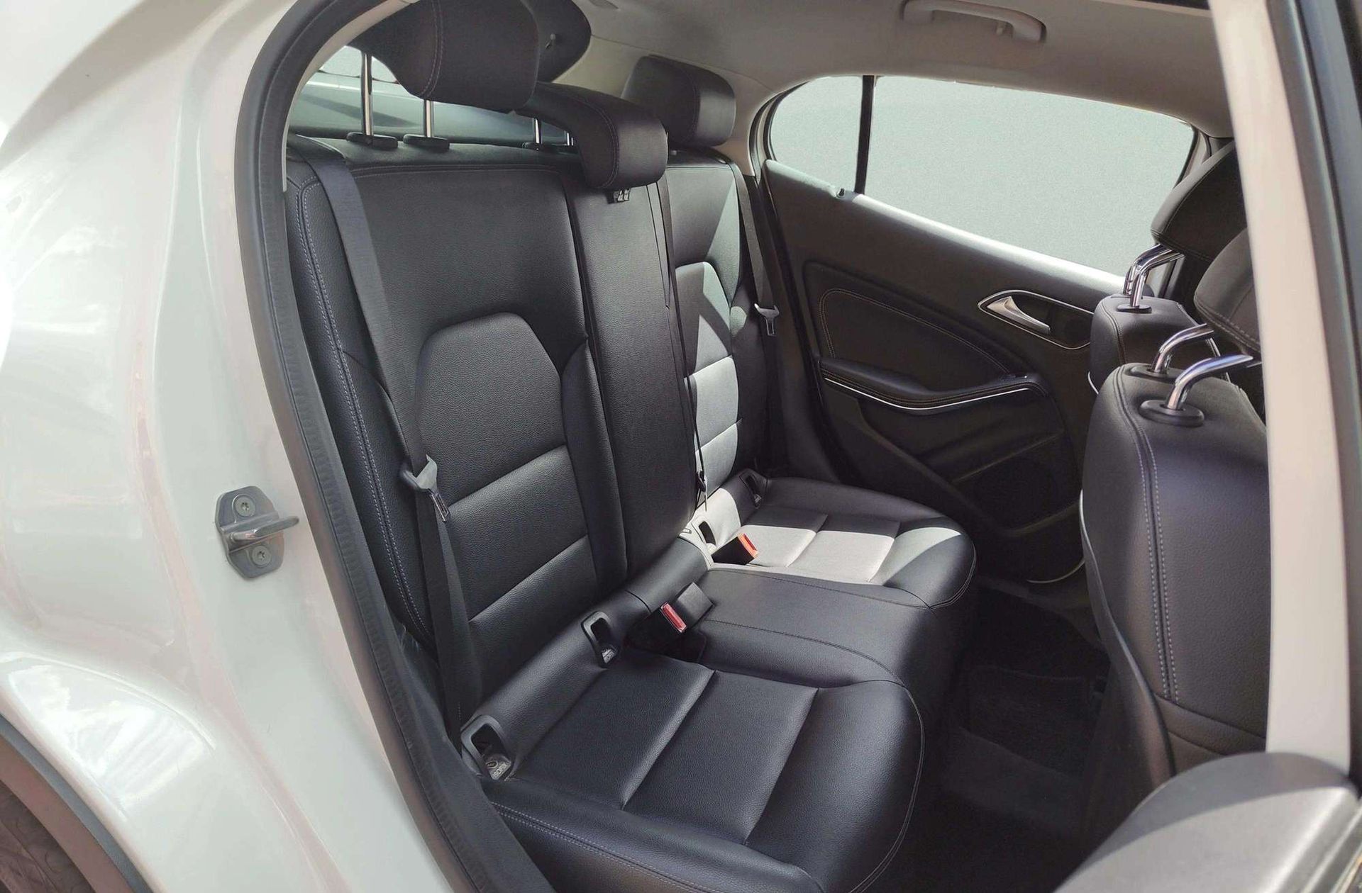 Mercedes-Benz GLA 180 - foto 21