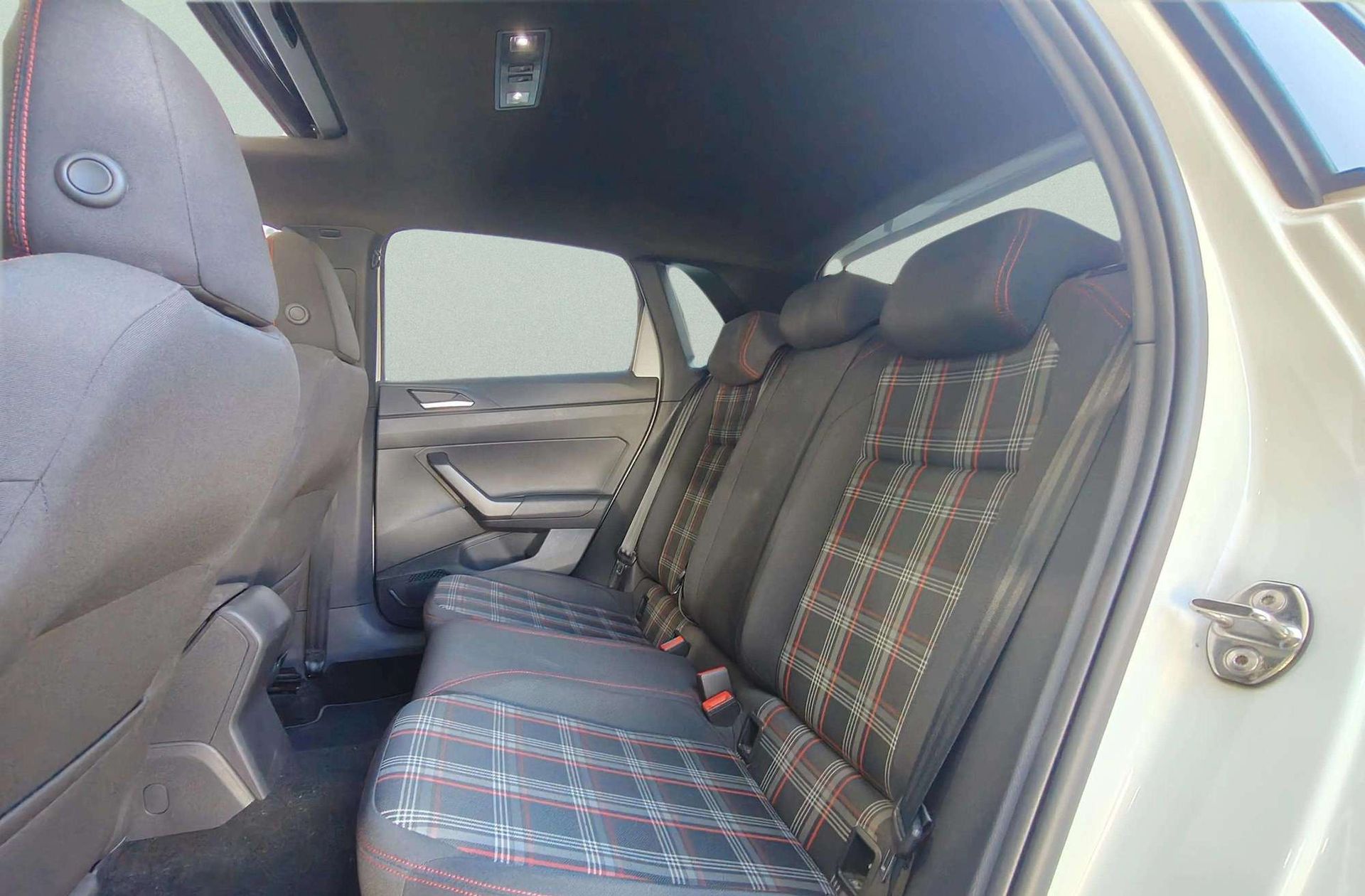 Volkswagen Polo GTI 2.0 TSI DSG - foto 16