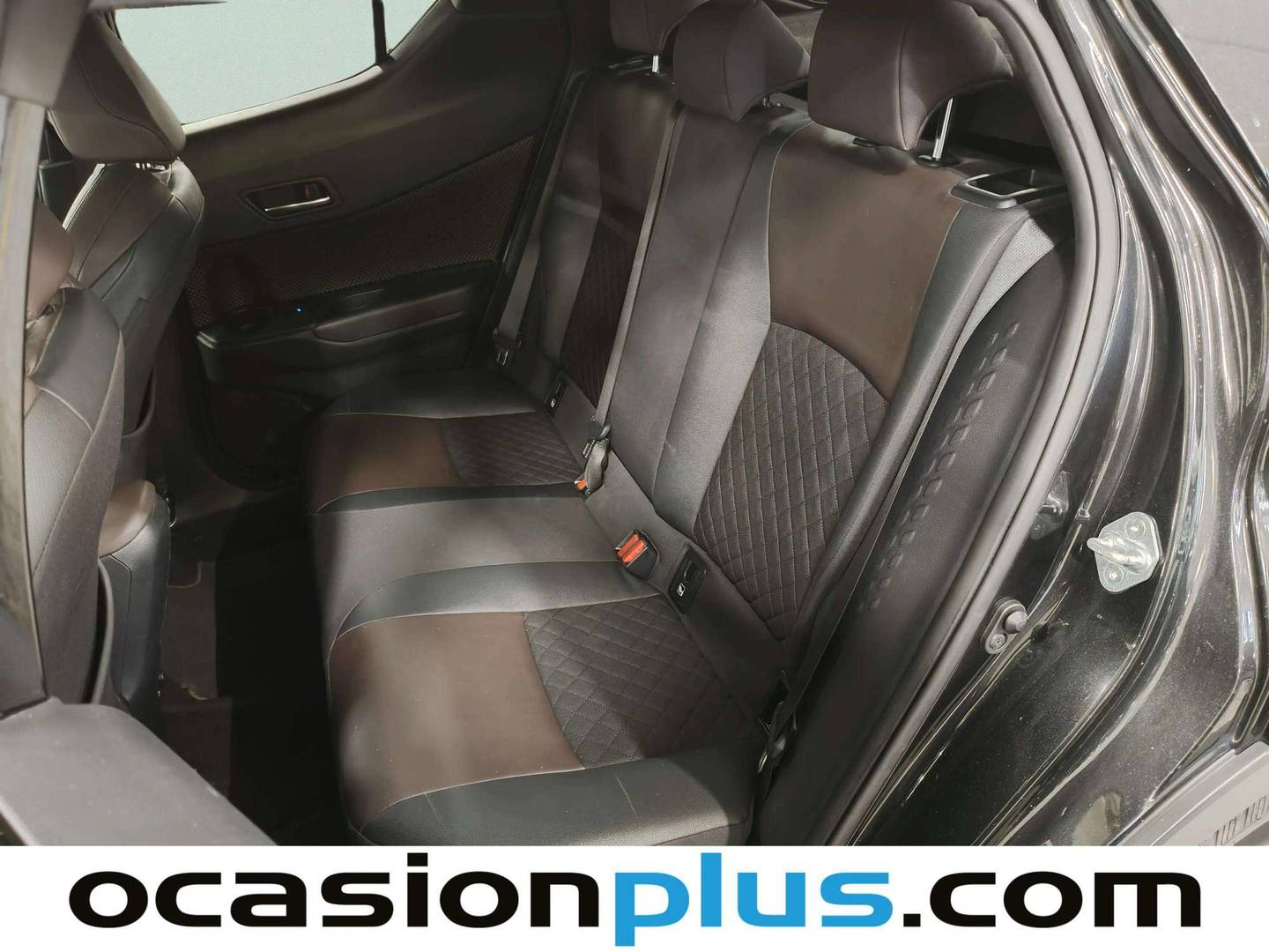 Foto asientos traseros Toyota C-HR Toyota C-HR 1.8 125H Dynamic Plus (122 CV)