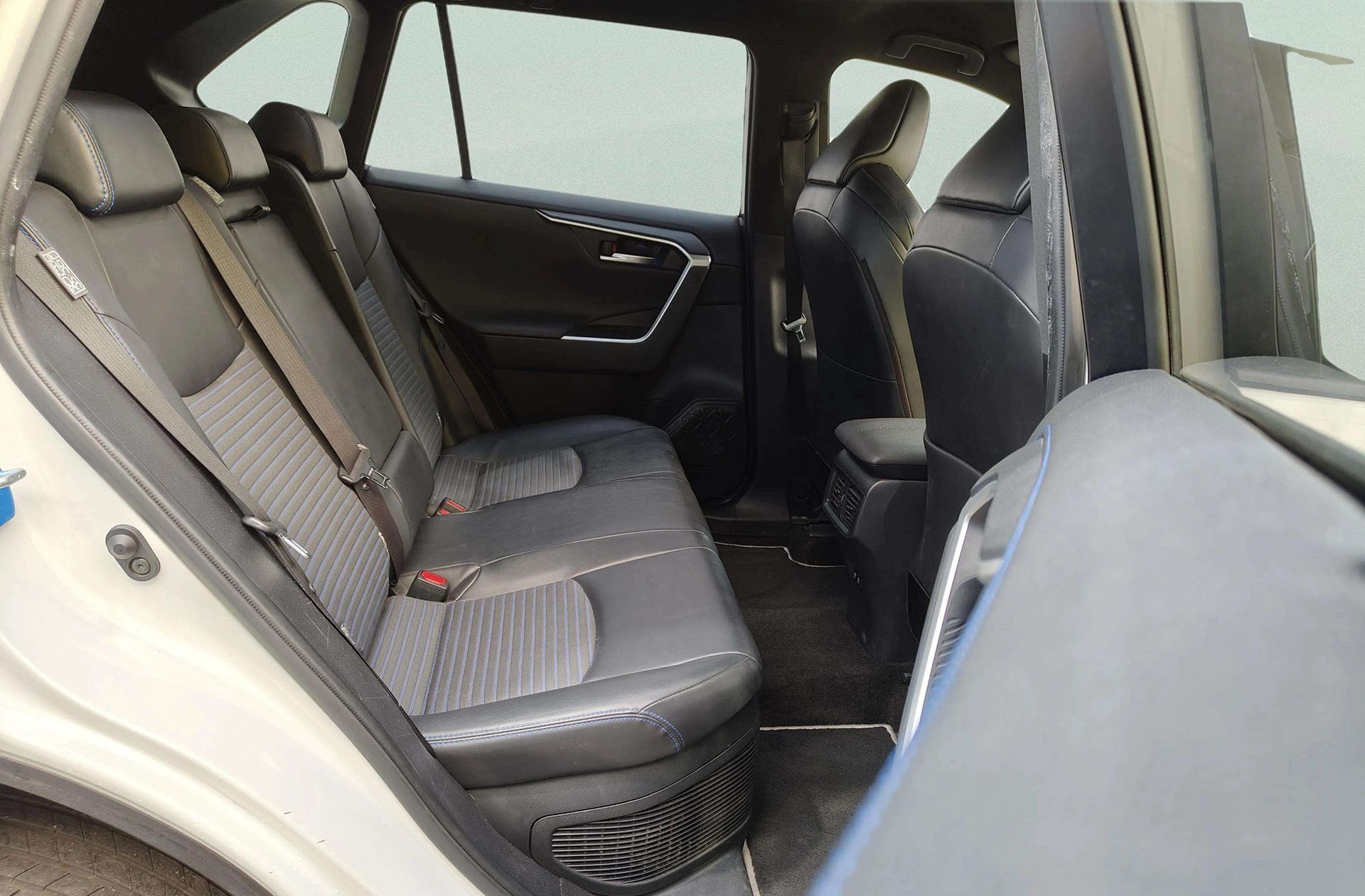 Toyota RAV4 2.5l hybrid Feel! - foto 19