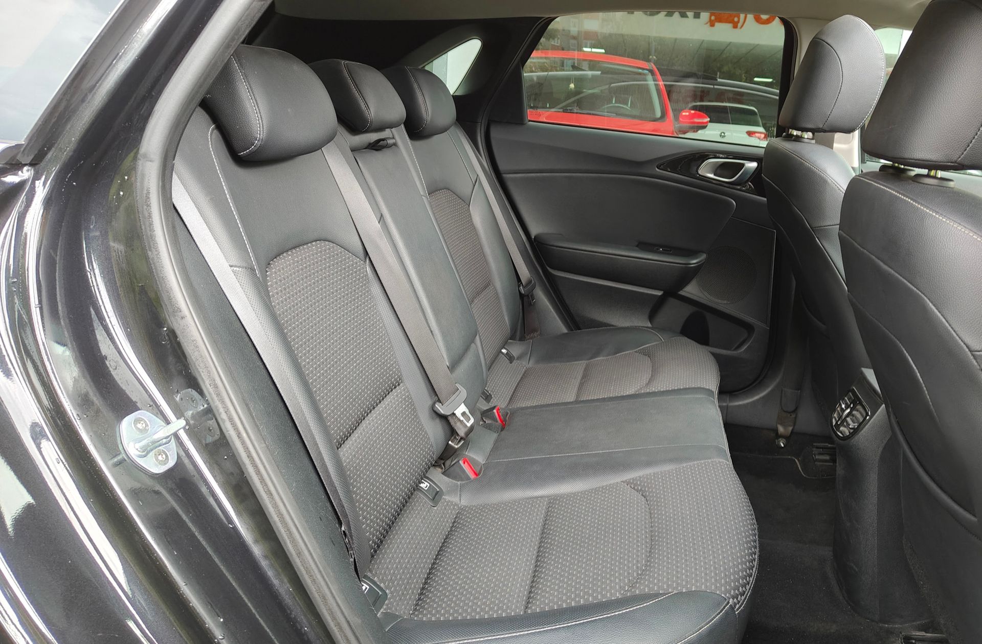 Kia Ceed 1.0 T-GDi Launch Edition - foto 15
