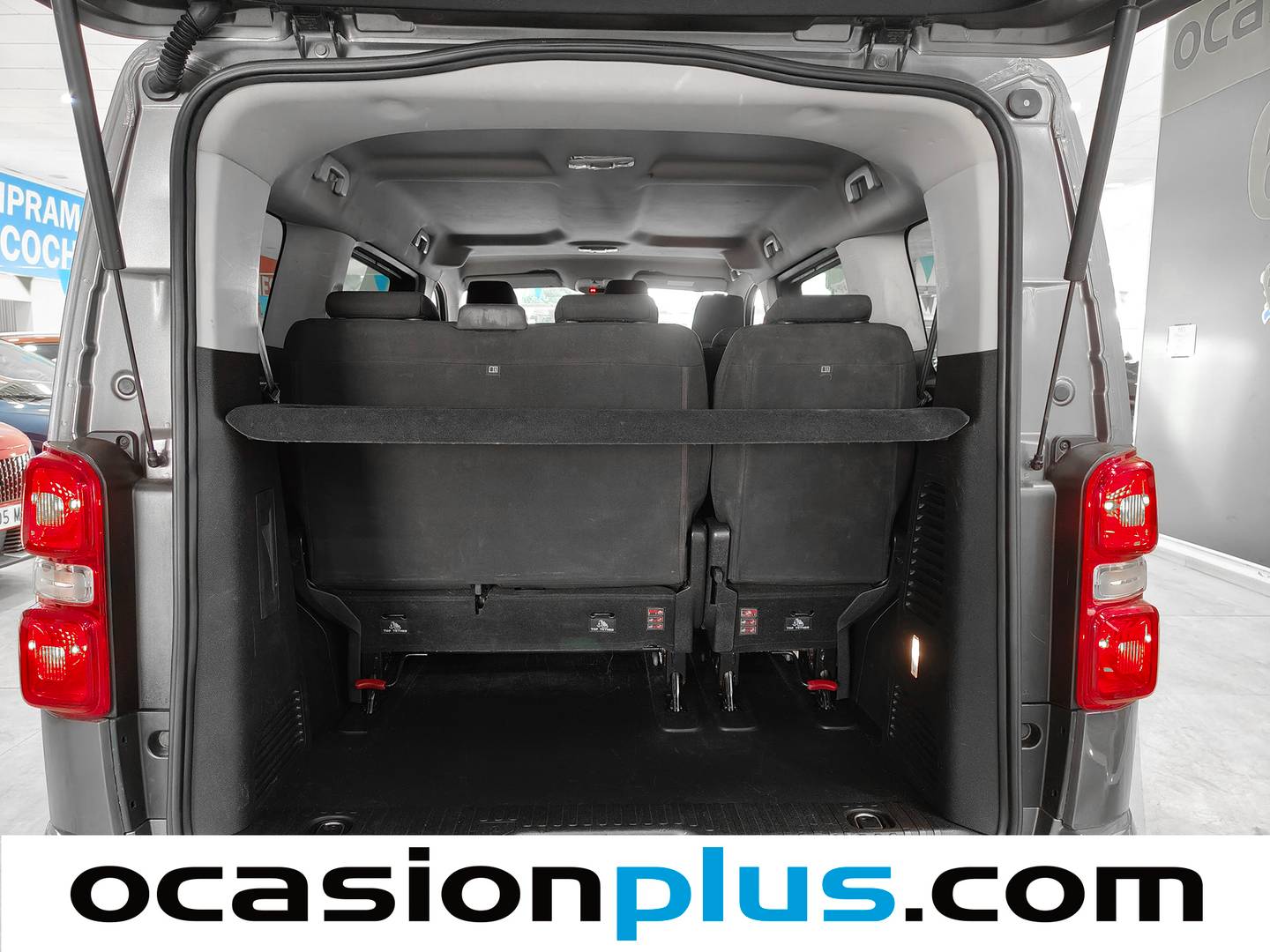 Foto Peugeot Traveller Peugeot Traveller 1.6 BlueHDi Business Standard (115 CV) 9 Plazas