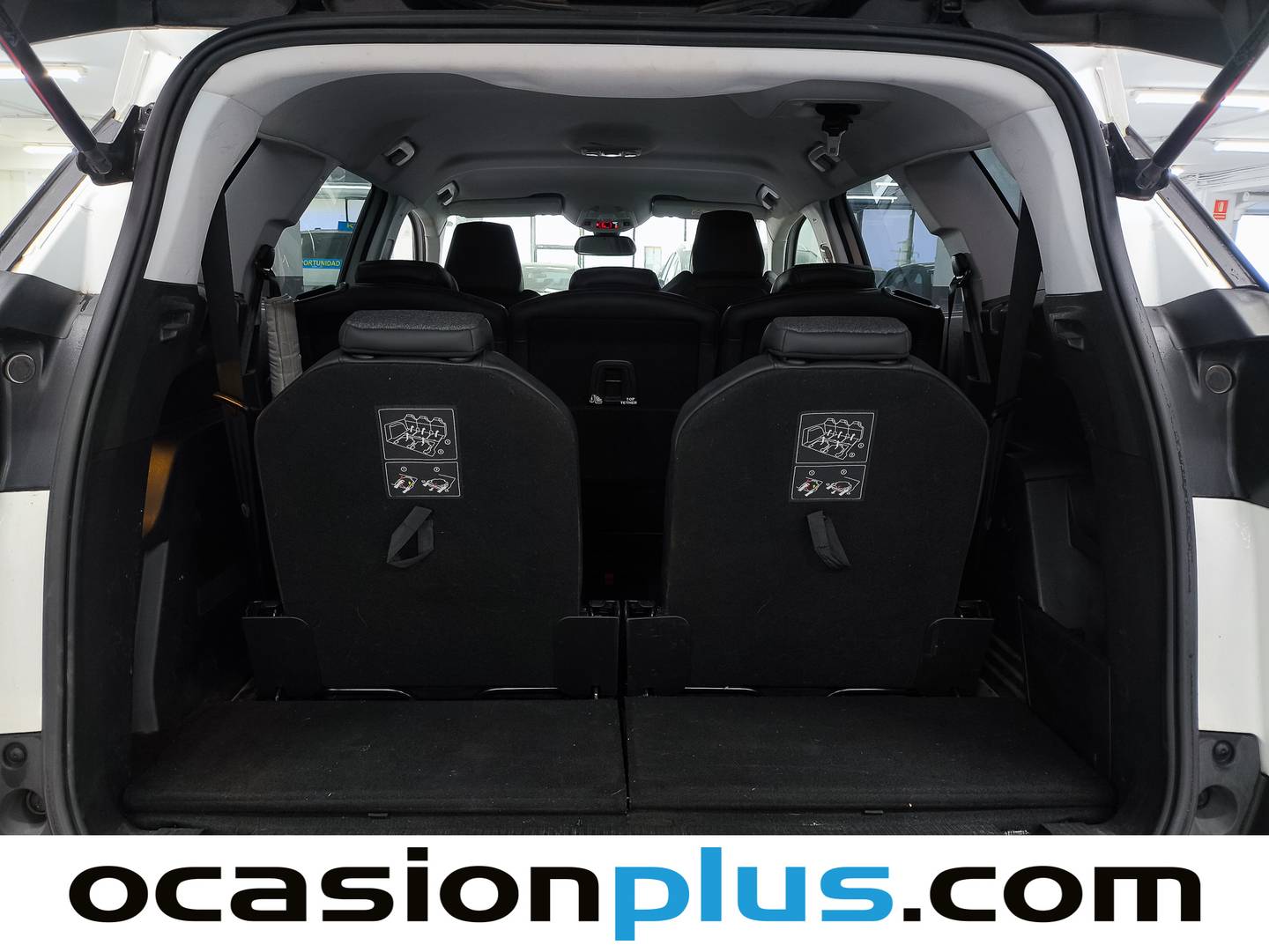 Foto Peugeot 5008 Peugeot 5008 PureTech 130 S&S Allure (130 CV) 7 Plazas siete plazas
