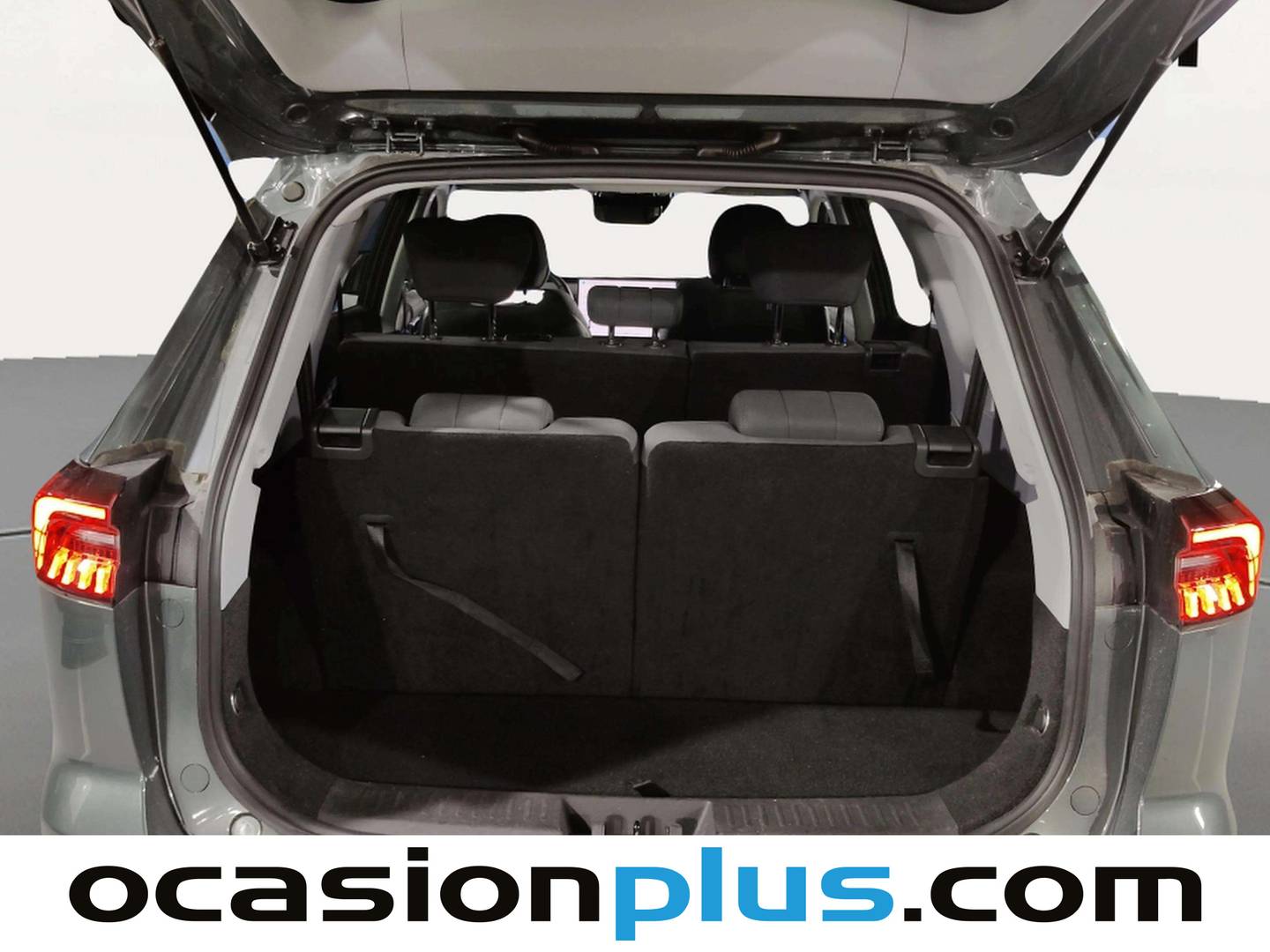 Foto EBRO S800 EBRO S800 1.6 TGDI Premium DCT (147 CV) 7 Plazas siete plazas