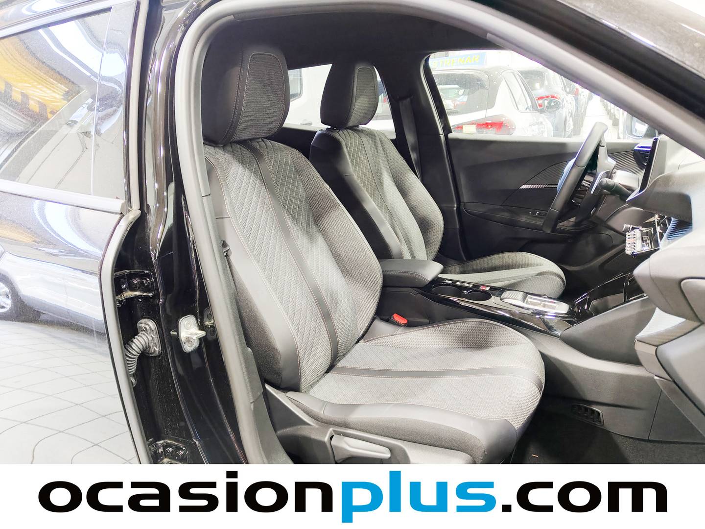 Foto Peugeot 2008 Peugeot 2008 Allure Hybrid eDCS6  (136 CV)