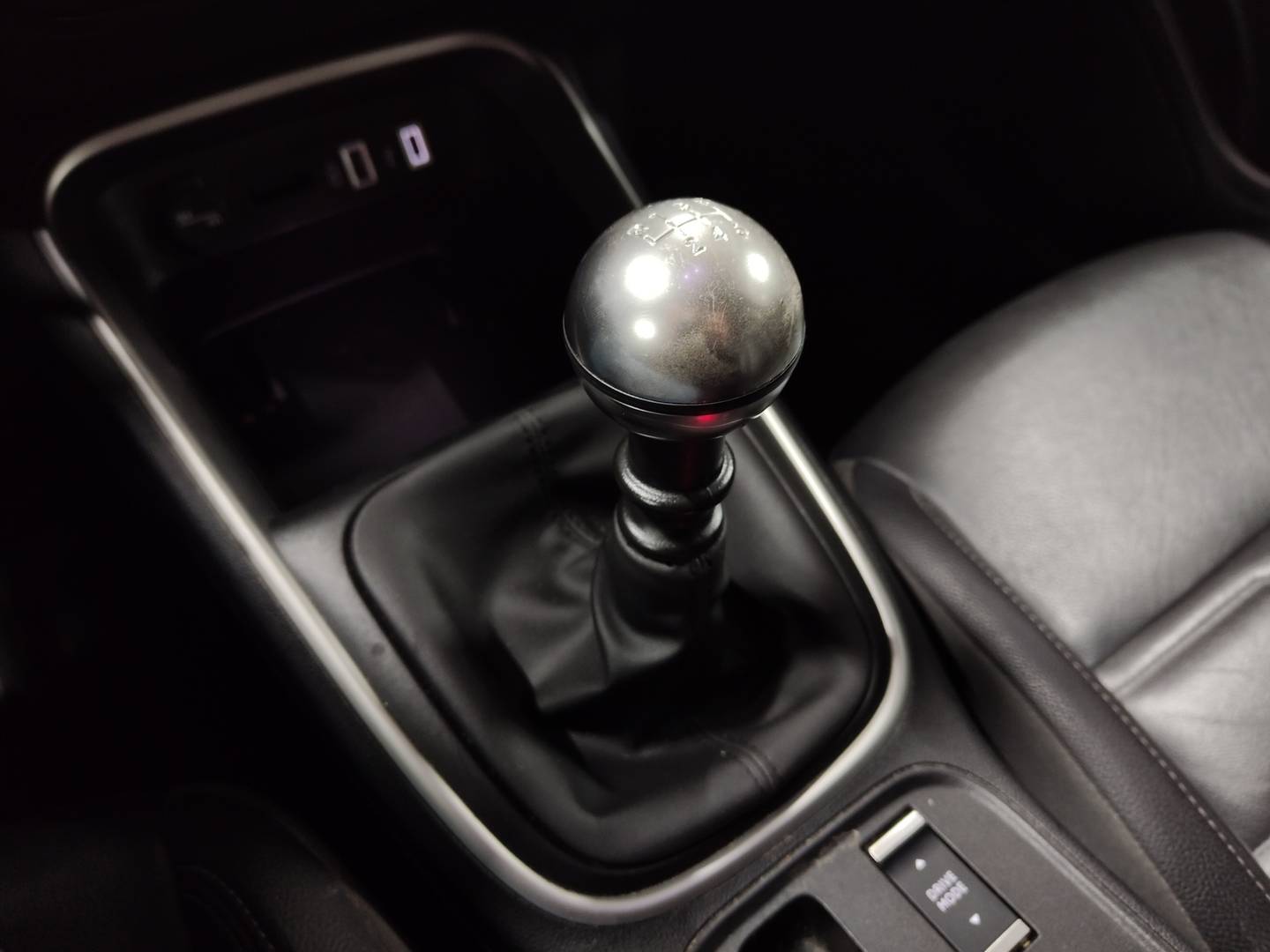 Foto Jeep Avenger Jeep Avenger 1.2 G Summit (100 CV)