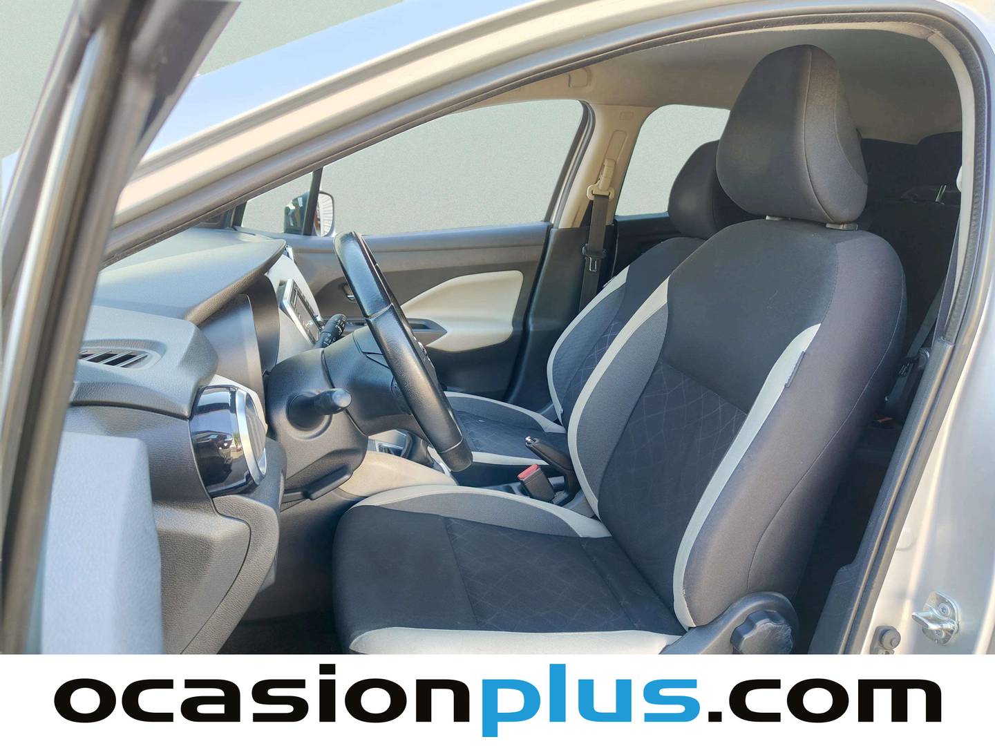 Foto asientos delanteros Nissan Micra Nissan Micra 1.5 dCi S&S N-Connecta (90 CV)