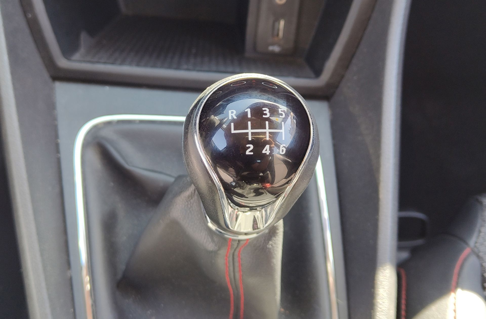 SEAT León ST 2.0 TDI FR - foto 5