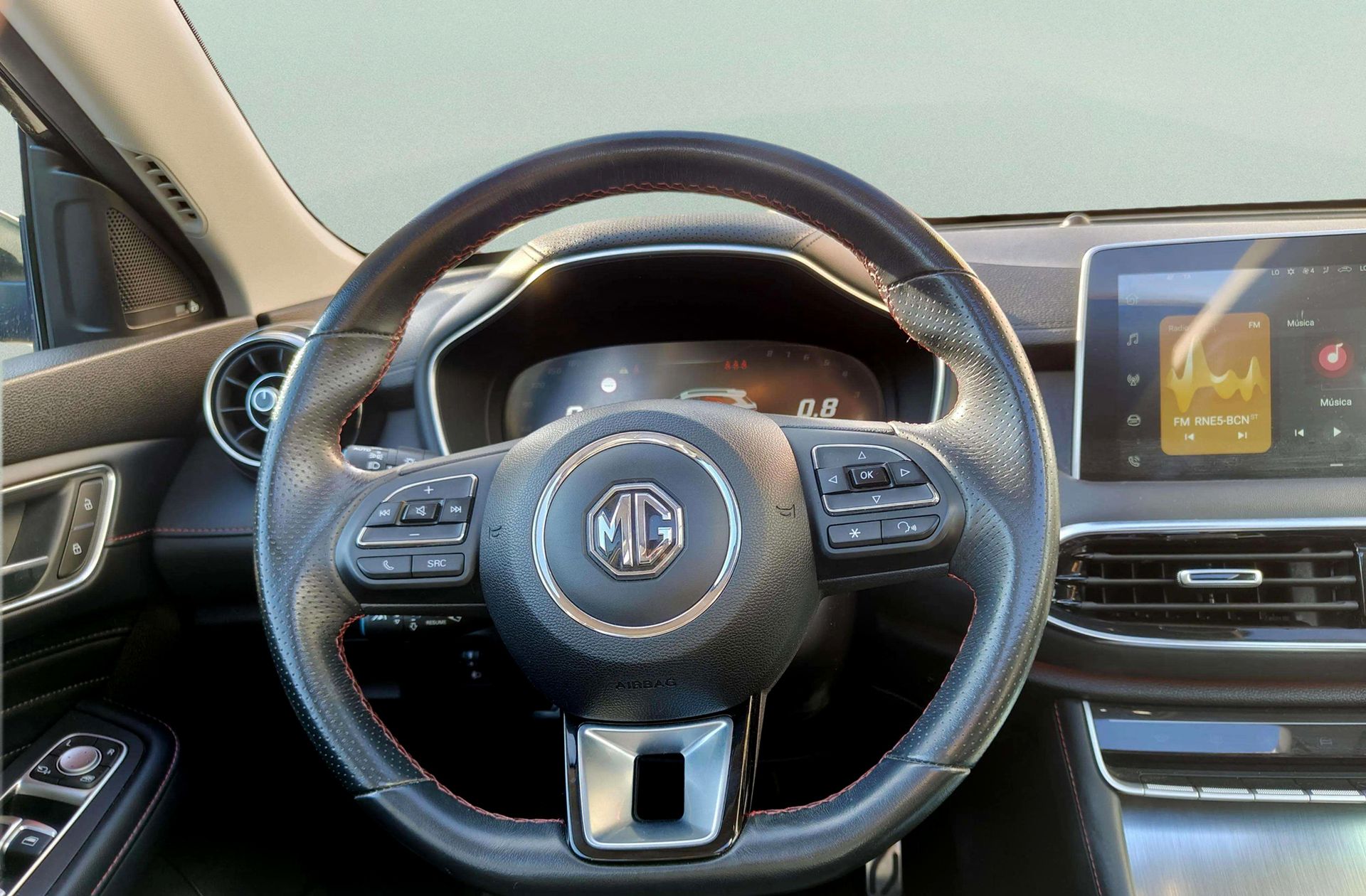 MG HS 1.5 Turbo GDI Luxury DCT - foto 26