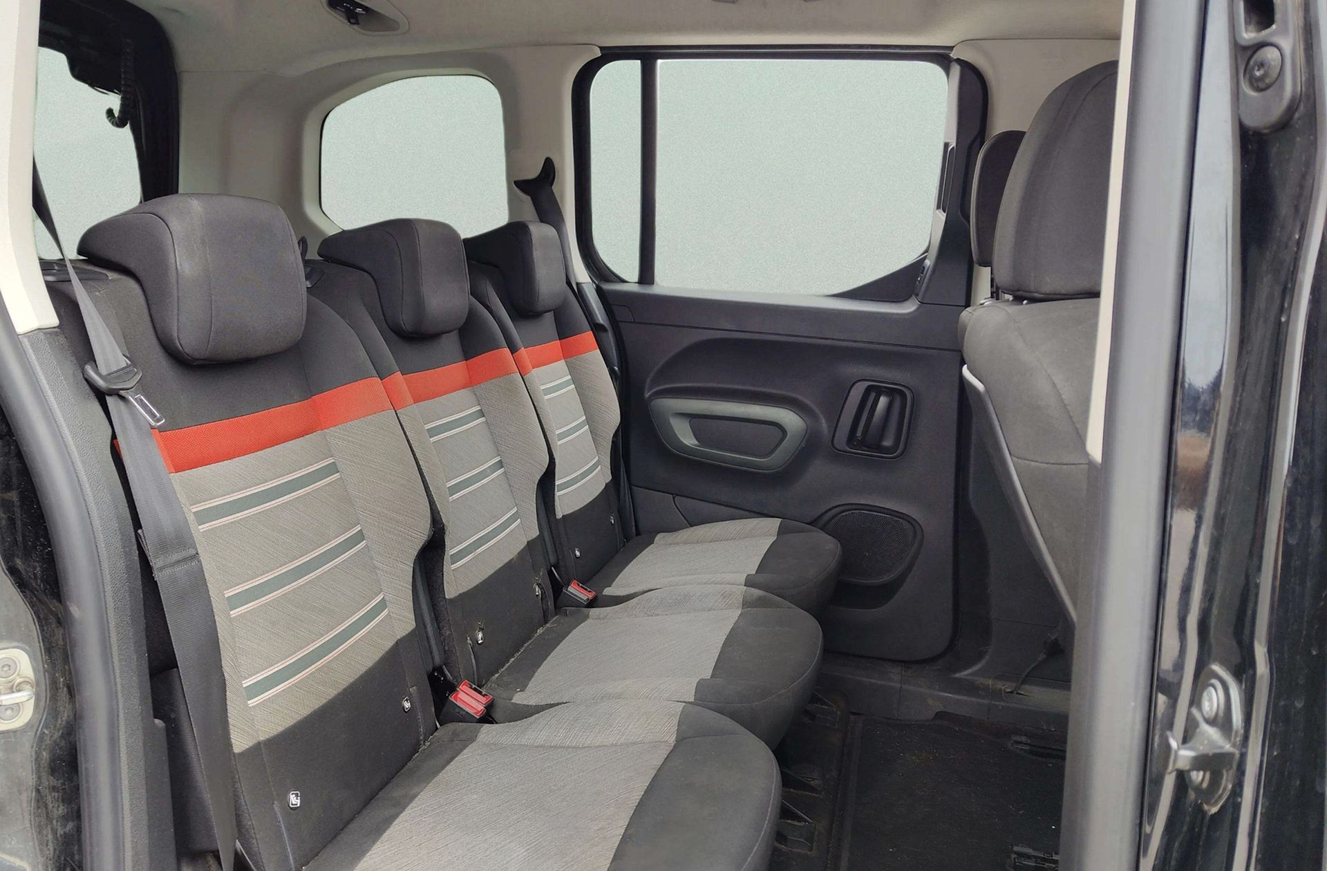 Citroën Berlingo BlueHDi 100 Talla M Shine - foto 16