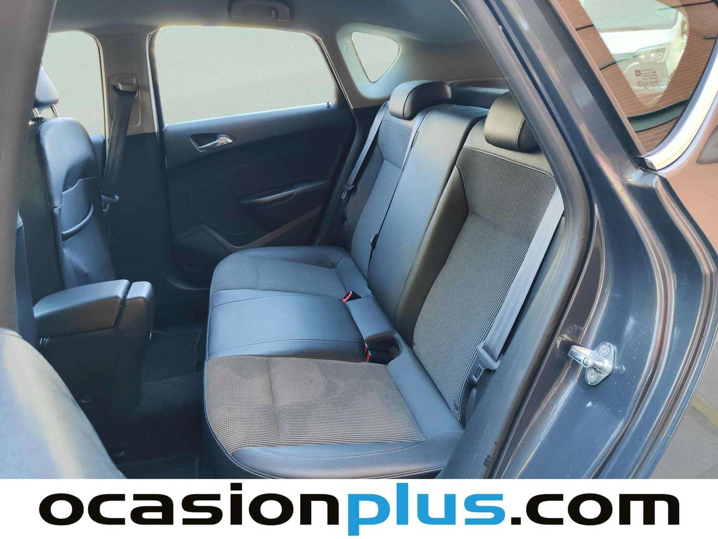 Foto asientos traseros Opel Astra Opel Astra 1.7 CDTI S&S Excellence (130 CV)