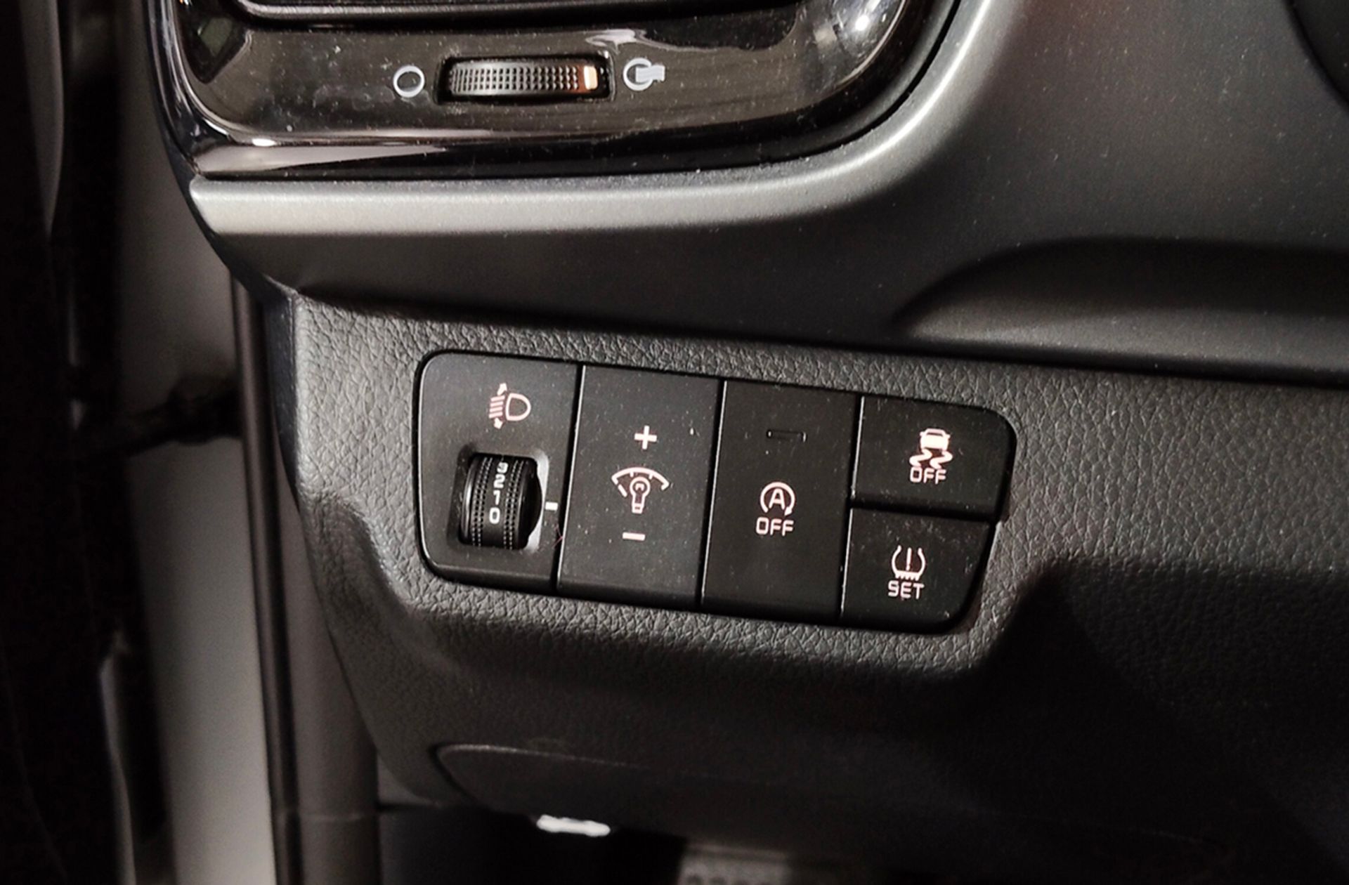 Kia Stonic 1.0 T-GDi MHEV Drive iMT - foto 24