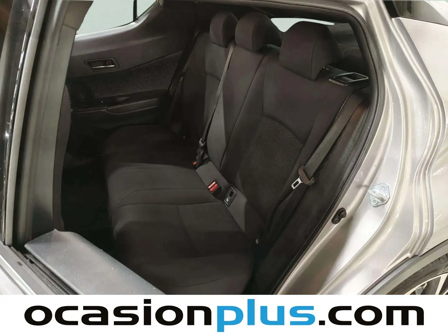 Foto Toyota C-HR Toyota C-HR 1.8 125H Advance (122 CV)