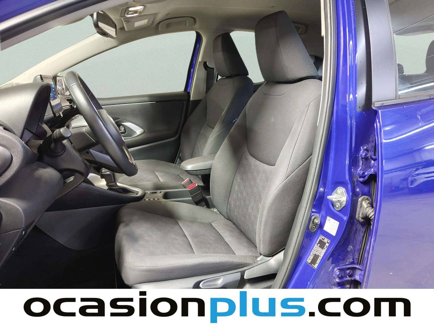 Foto asientos delanteros Toyota Yaris Toyota Yaris 120H Active Plus (116 CV)