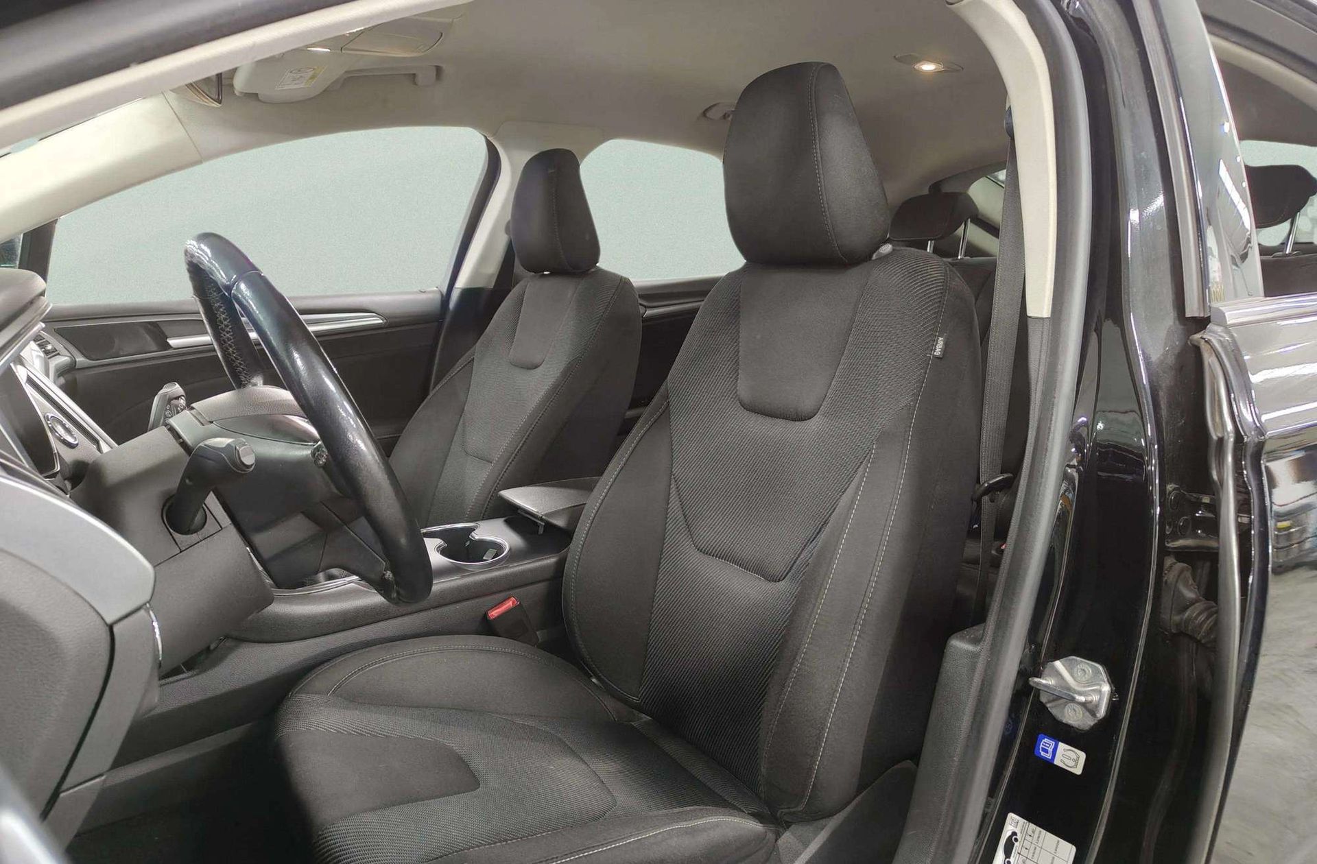 Ford Mondeo 1.5 EcoBoost Titanium - foto 11