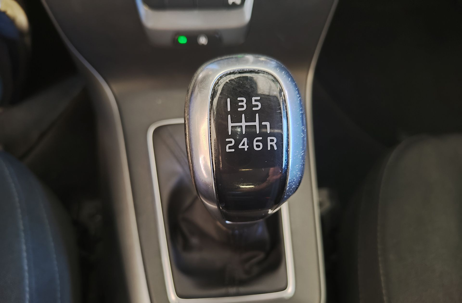 Volvo V40 D2 Kinetic - foto 5