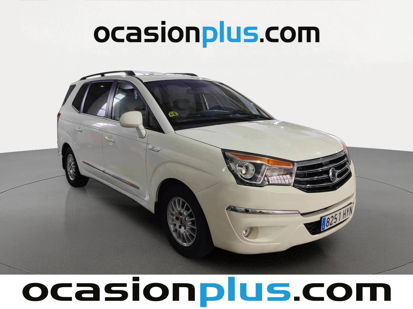 Foto delantera SsangYong Rodius SsangYong Rodius 2.0 e-Xdi Limited (155 CV) 7 Plazas derecha